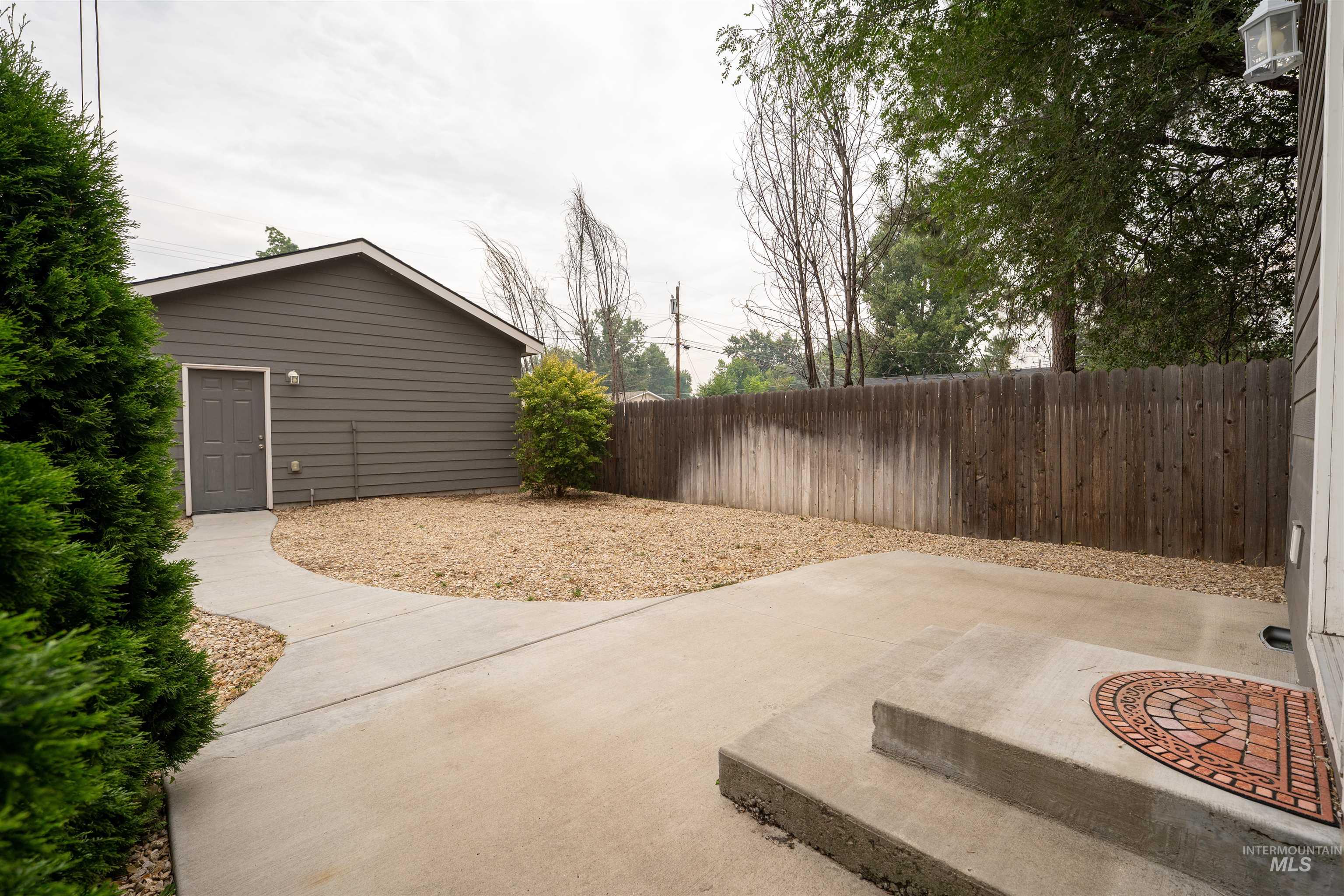 6414 W Russett, Boise, Idaho 83704, 2 Bedrooms, 2.5 Bathrooms, Residential For Sale, Price $419,900,MLS 98994902