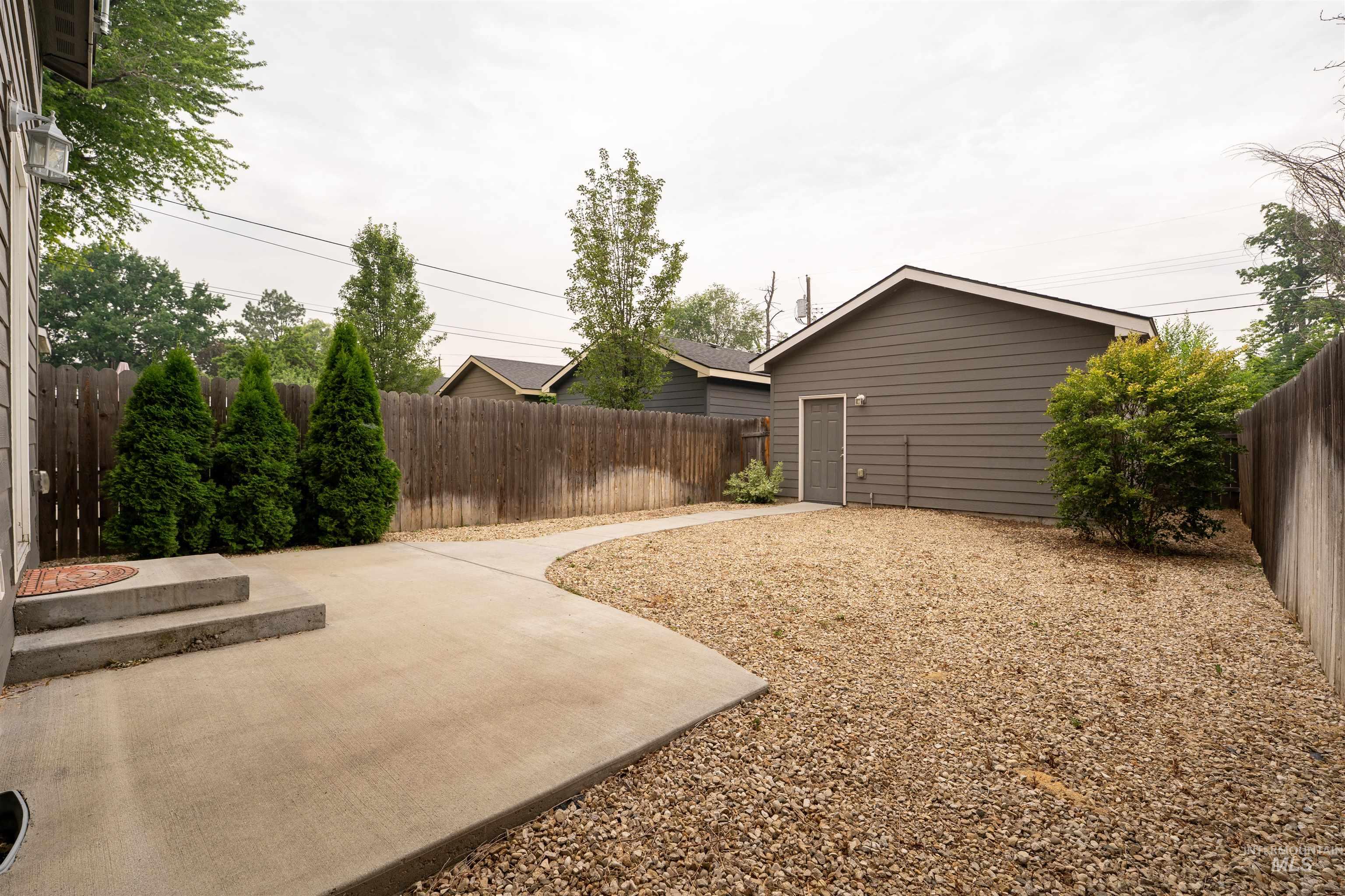 6414 W Russett, Boise, Idaho 83704, 2 Bedrooms, 2.5 Bathrooms, Residential For Sale, Price $419,900,MLS 98994902