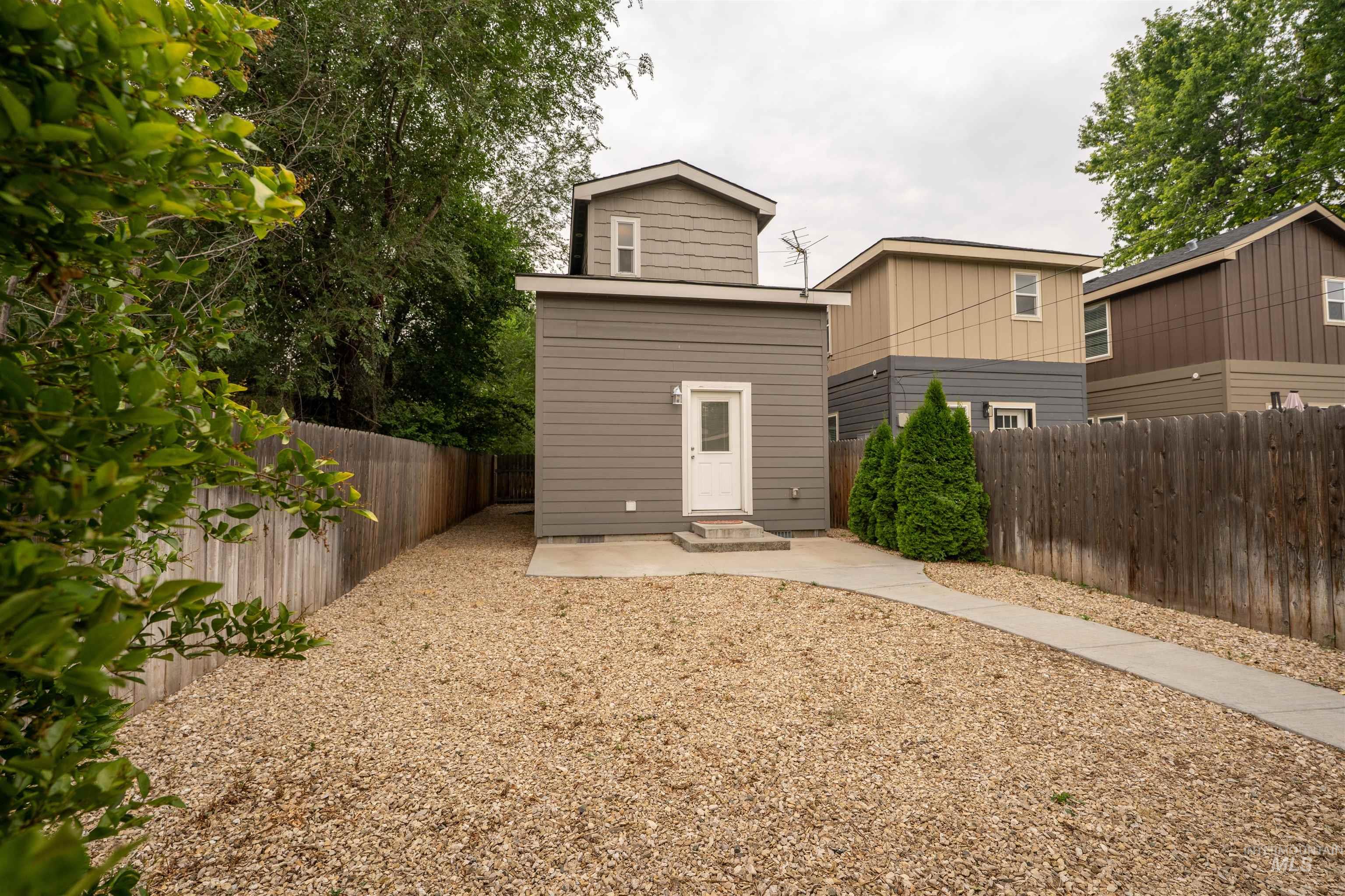 6414 W Russett, Boise, Idaho 83704, 2 Bedrooms, 2.5 Bathrooms, Residential For Sale, Price $419,900,MLS 98994902