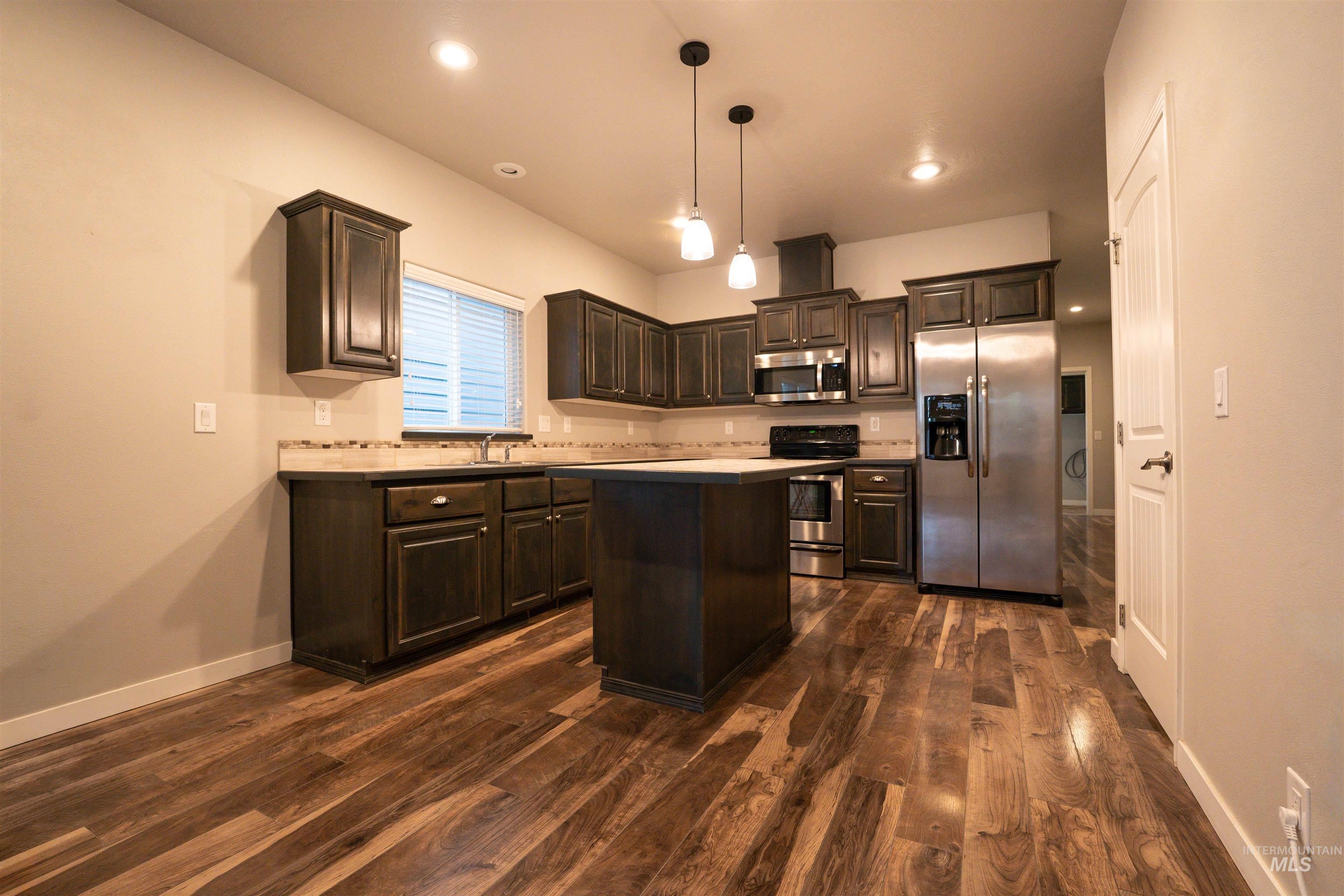 6414 W Russett, Boise, Idaho 83704, 2 Bedrooms, 2.5 Bathrooms, Residential For Sale, Price $419,900,MLS 98994902