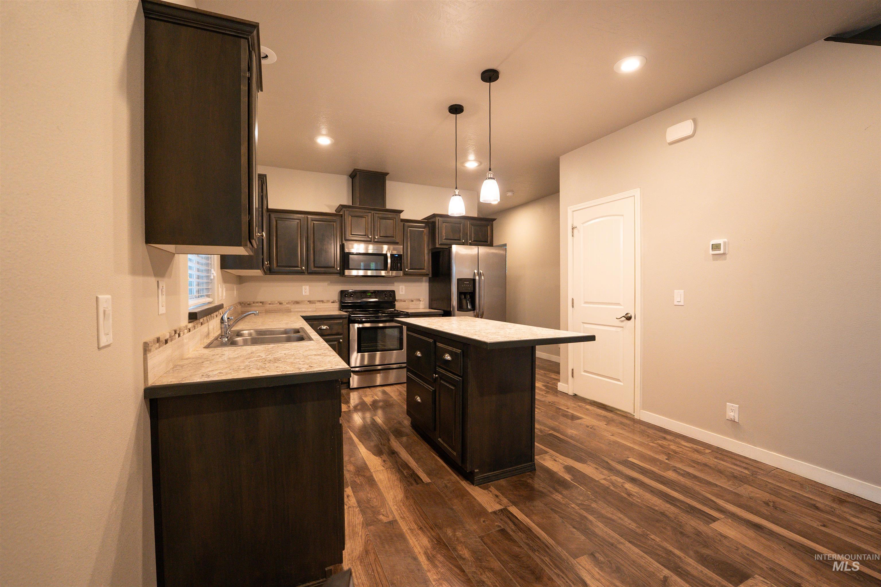 6414 W Russett, Boise, Idaho 83704, 2 Bedrooms, 2.5 Bathrooms, Residential For Sale, Price $419,900,MLS 98994902