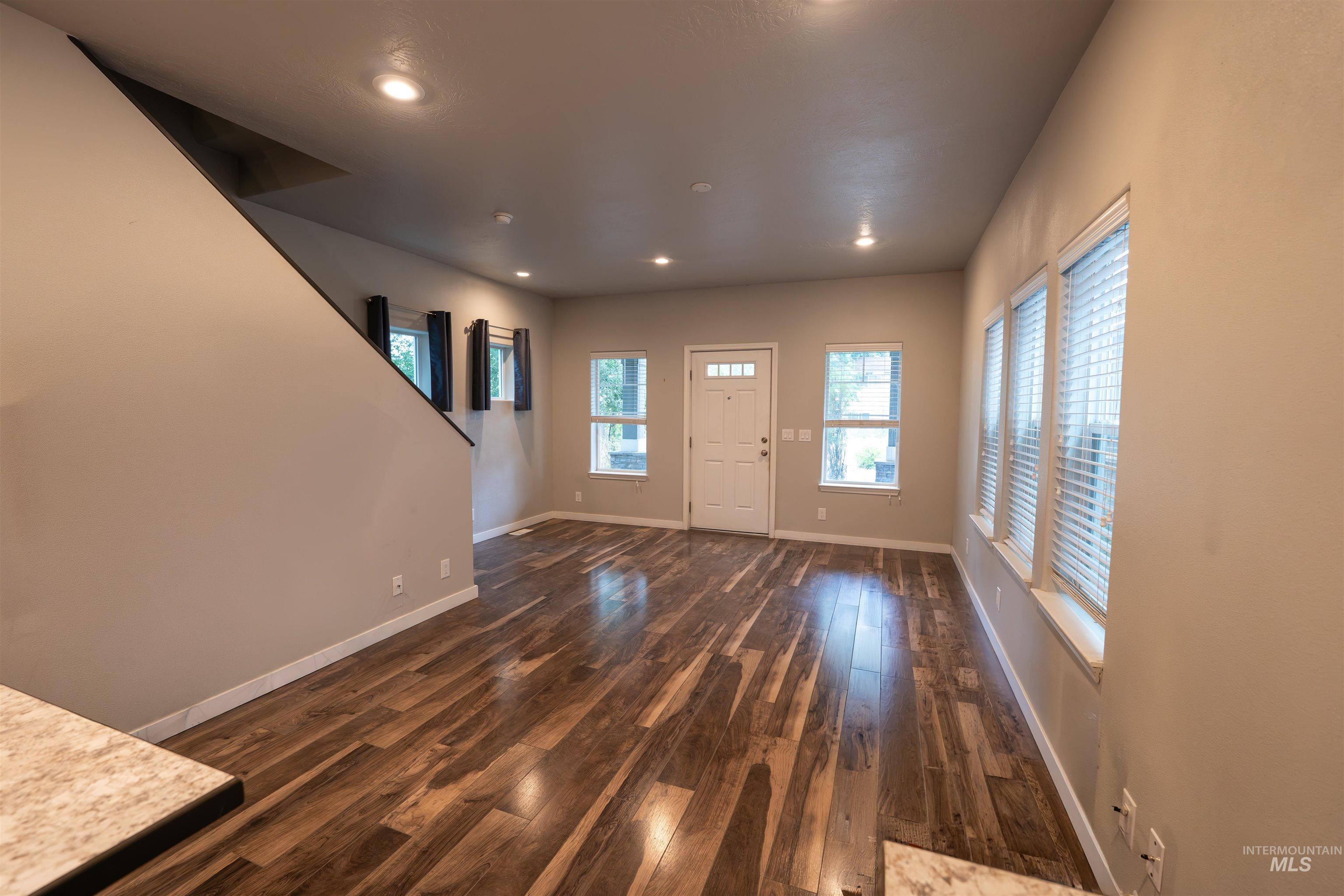 6414 W Russett, Boise, Idaho 83704, 2 Bedrooms, 2.5 Bathrooms, Residential For Sale, Price $419,900,MLS 98994902