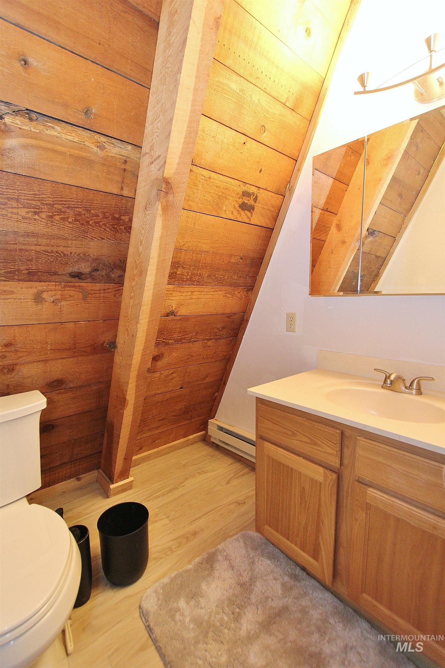 7 Obrien, Cascade, Idaho 83615, 2 Bedrooms, 2 Bathrooms, Rental For Rent, Price $2,500,MLS 98994903