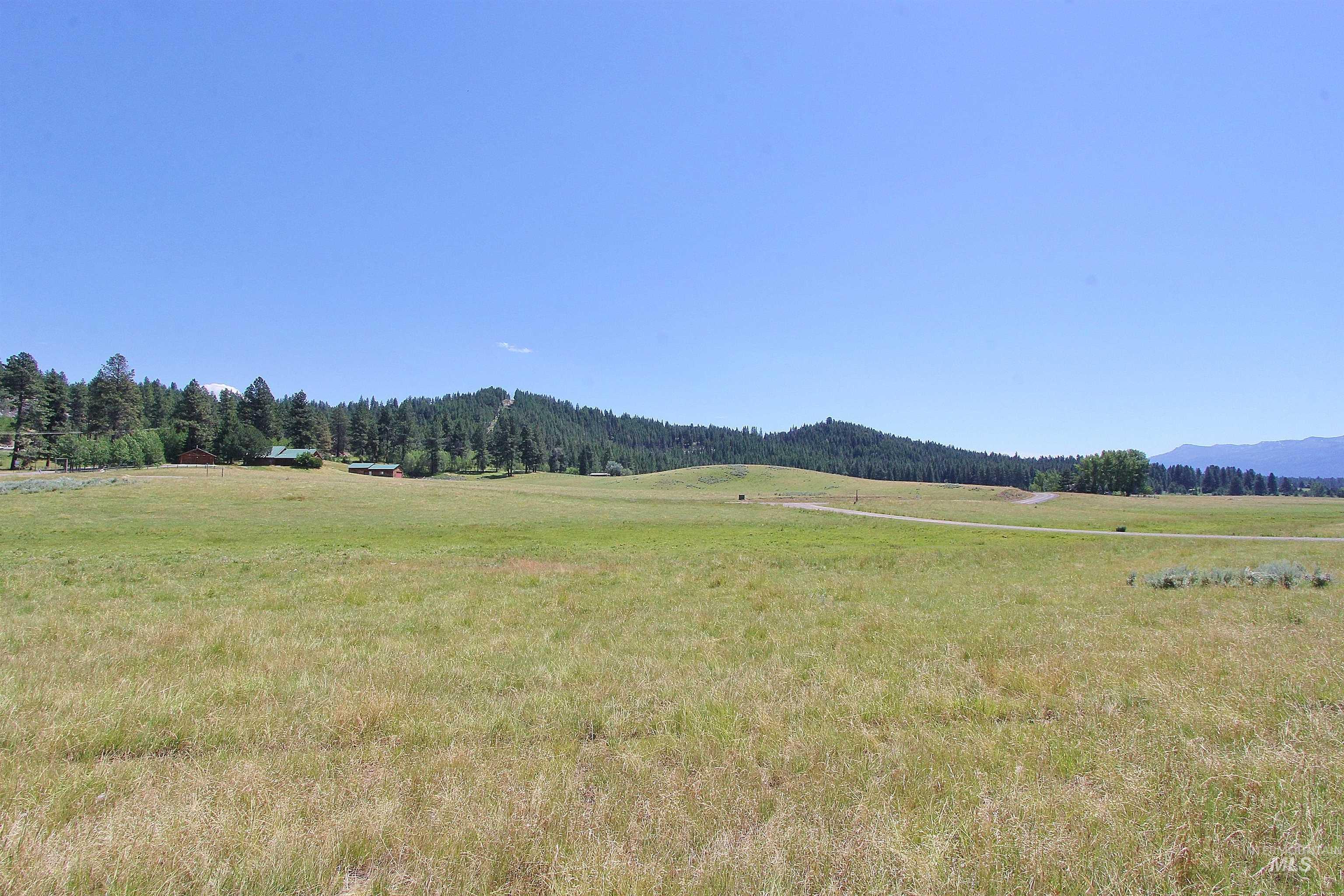 7 Obrien, Cascade, Idaho 83615, 2 Bedrooms, 2 Bathrooms, Rental For Rent, Price $2,500,MLS 98994903