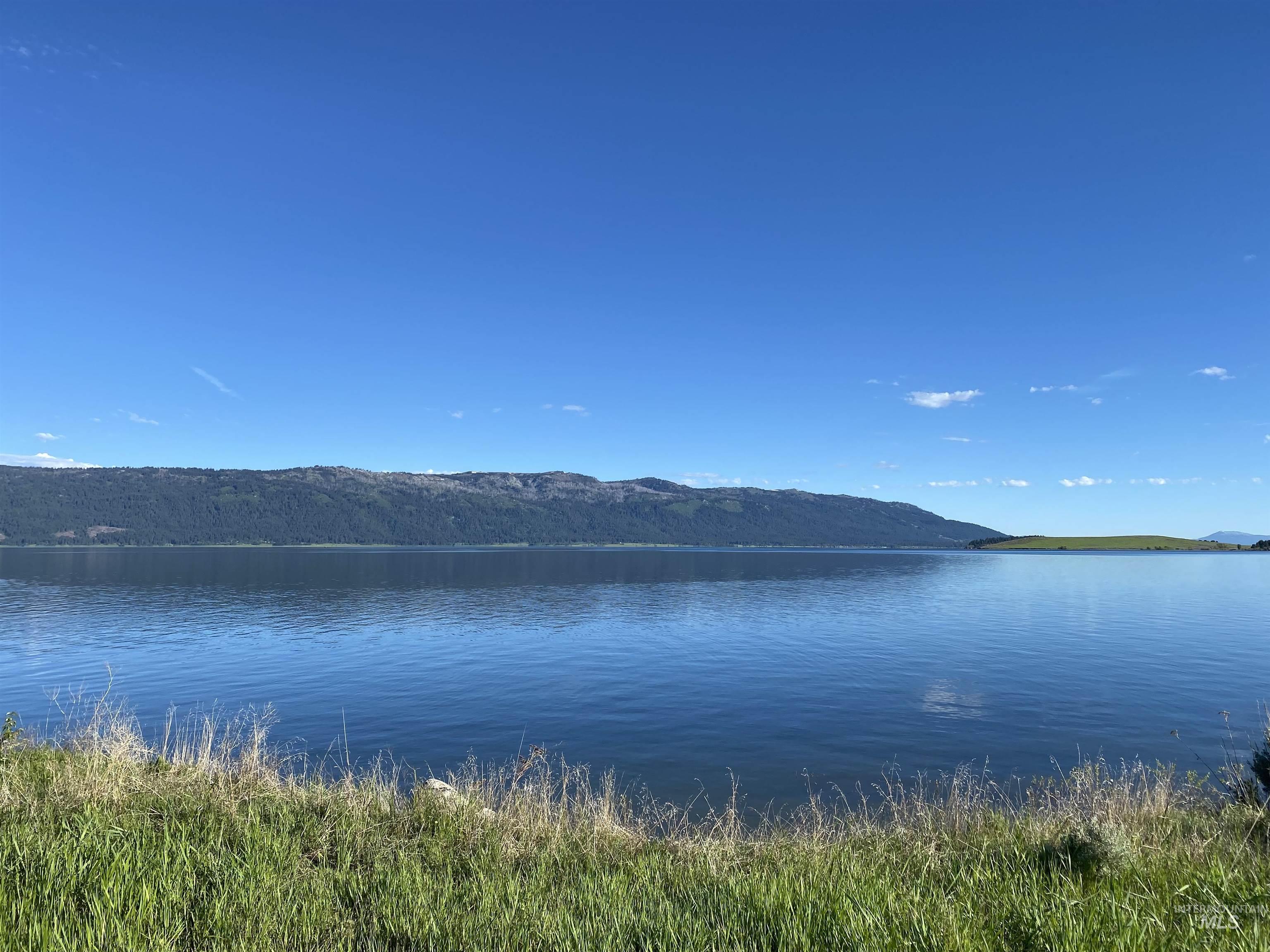 7 Obrien, Cascade, Idaho 83615, 2 Bedrooms, 2 Bathrooms, Rental For Rent, Price $2,500,MLS 98994903