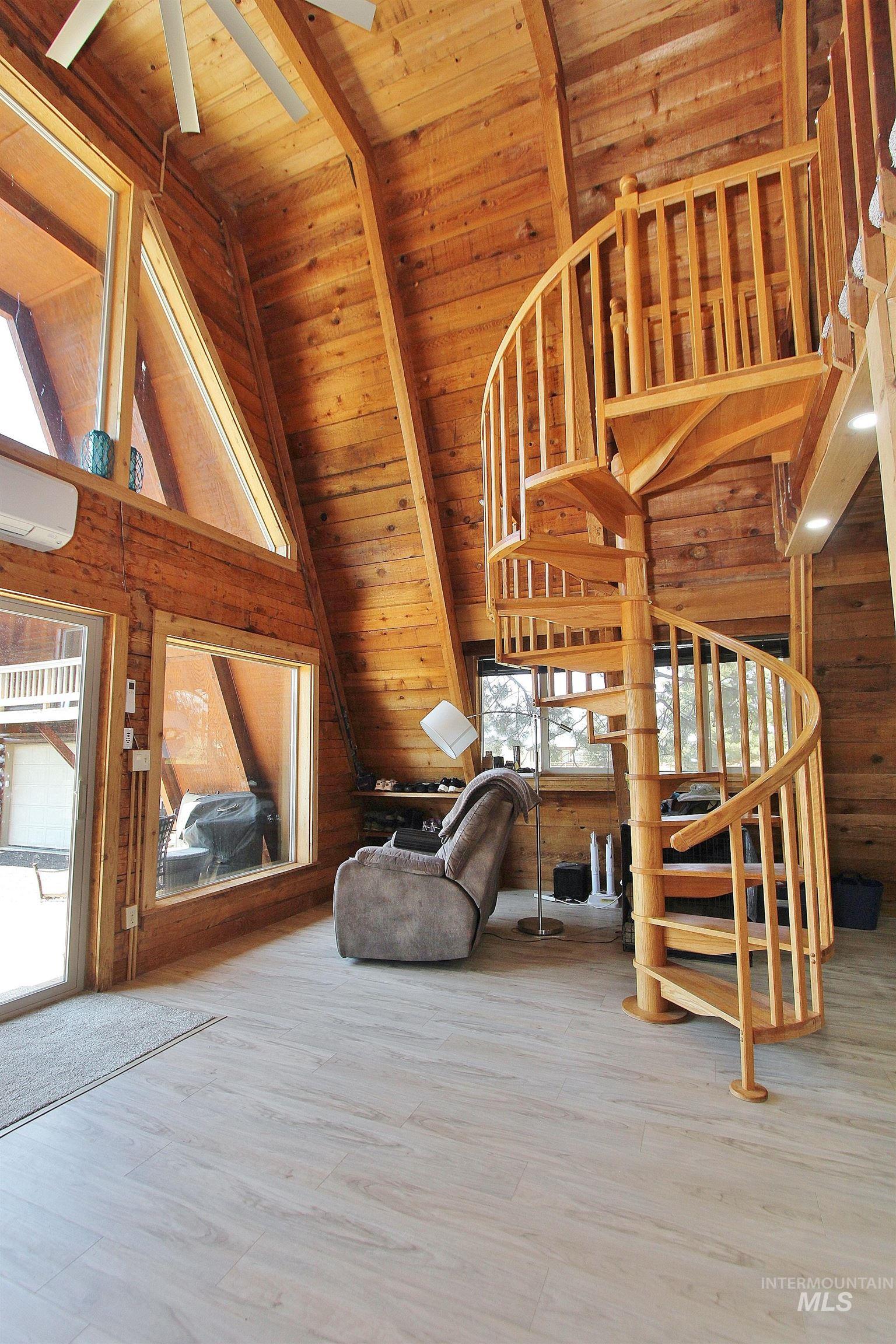 7 Obrien, Cascade, Idaho 83615, 2 Bedrooms, 2 Bathrooms, Rental For Rent, Price $2,500,MLS 98994903