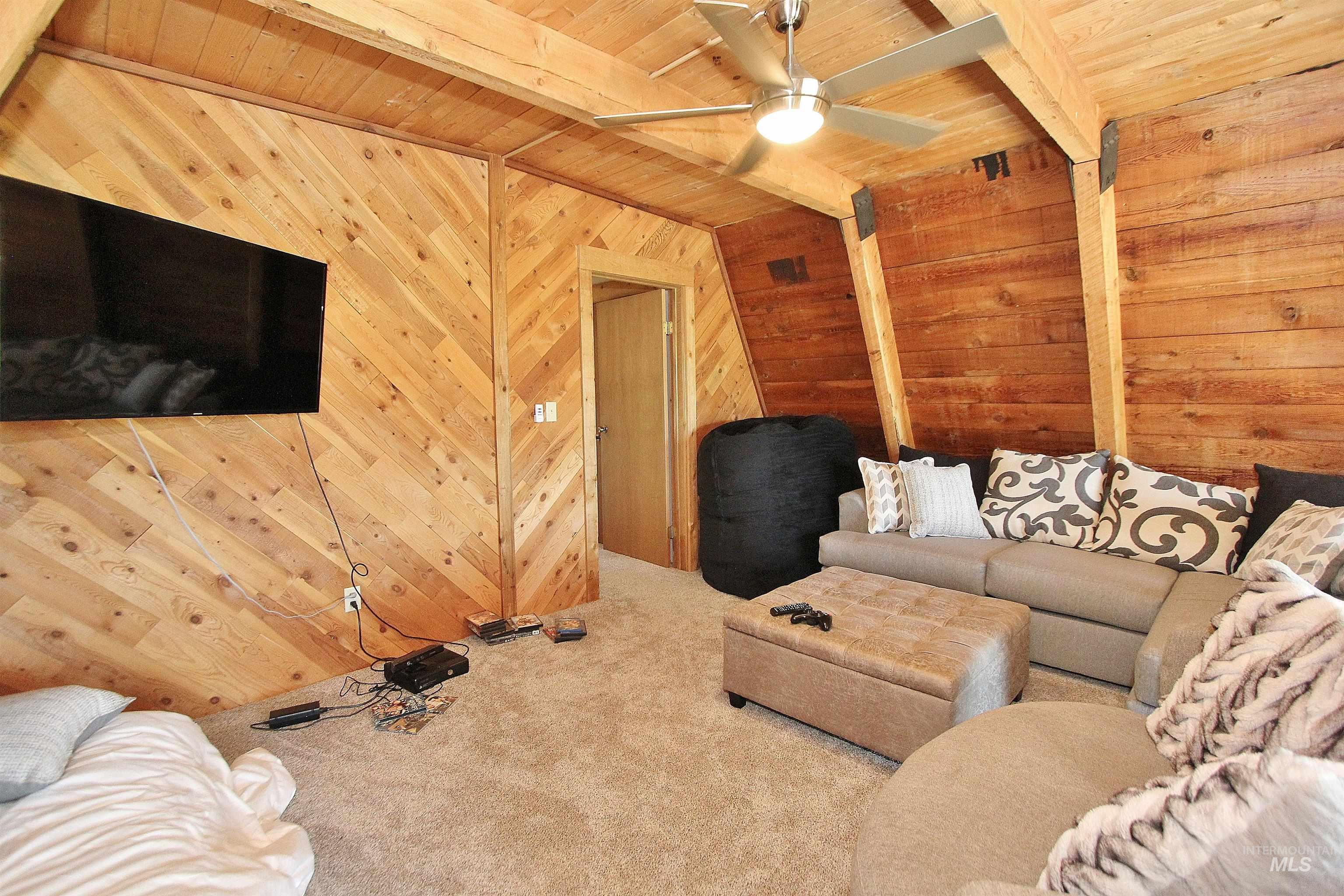 7 Obrien, Cascade, Idaho 83615, 2 Bedrooms, 2 Bathrooms, Rental For Rent, Price $2,500,MLS 98994903