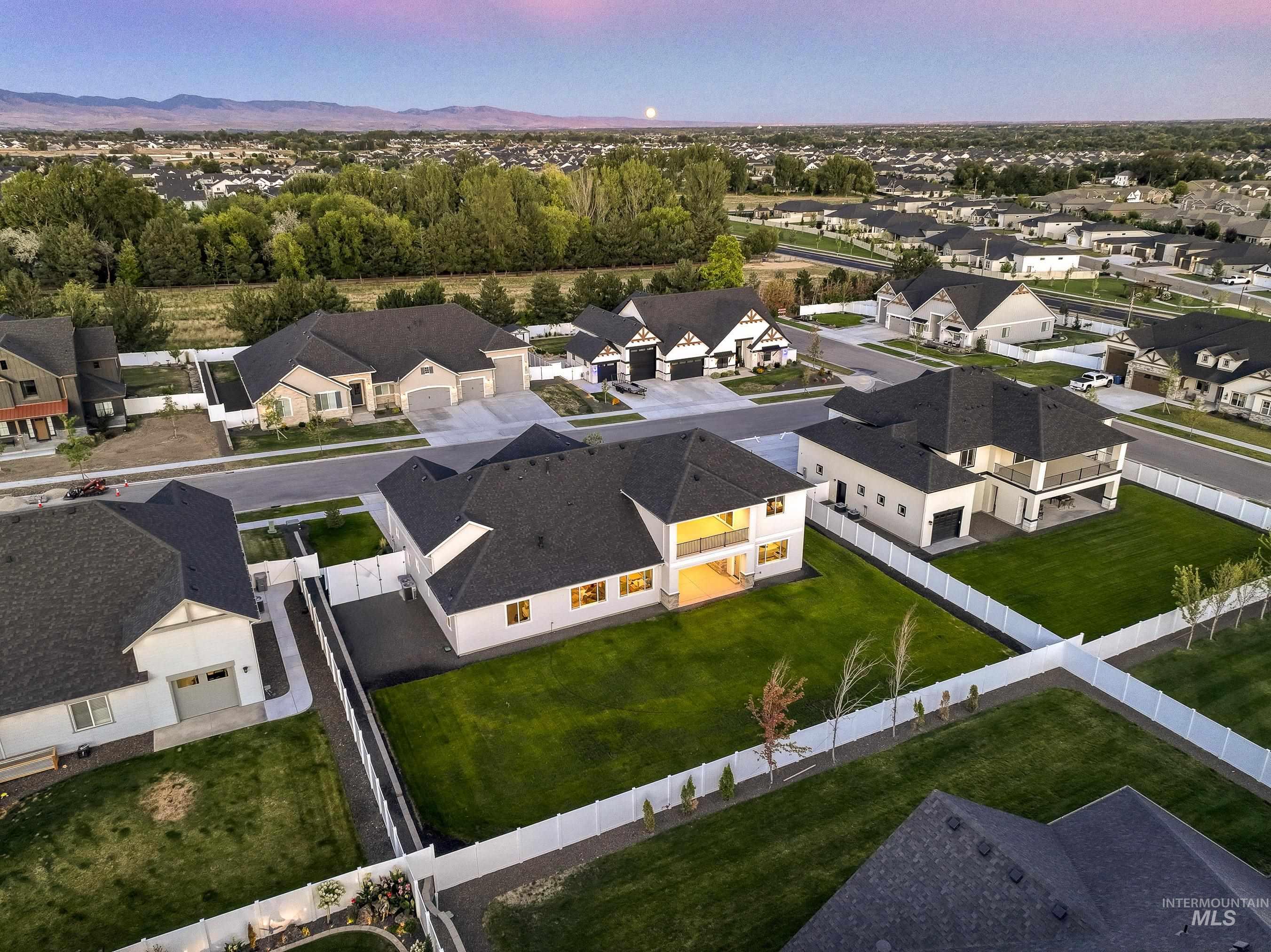 2941 N Staghaven Ave, Star, Idaho 83669, 4 Bedrooms, 4.5 Bathrooms, Residential For Sale, Price $1,099,000, 98994908