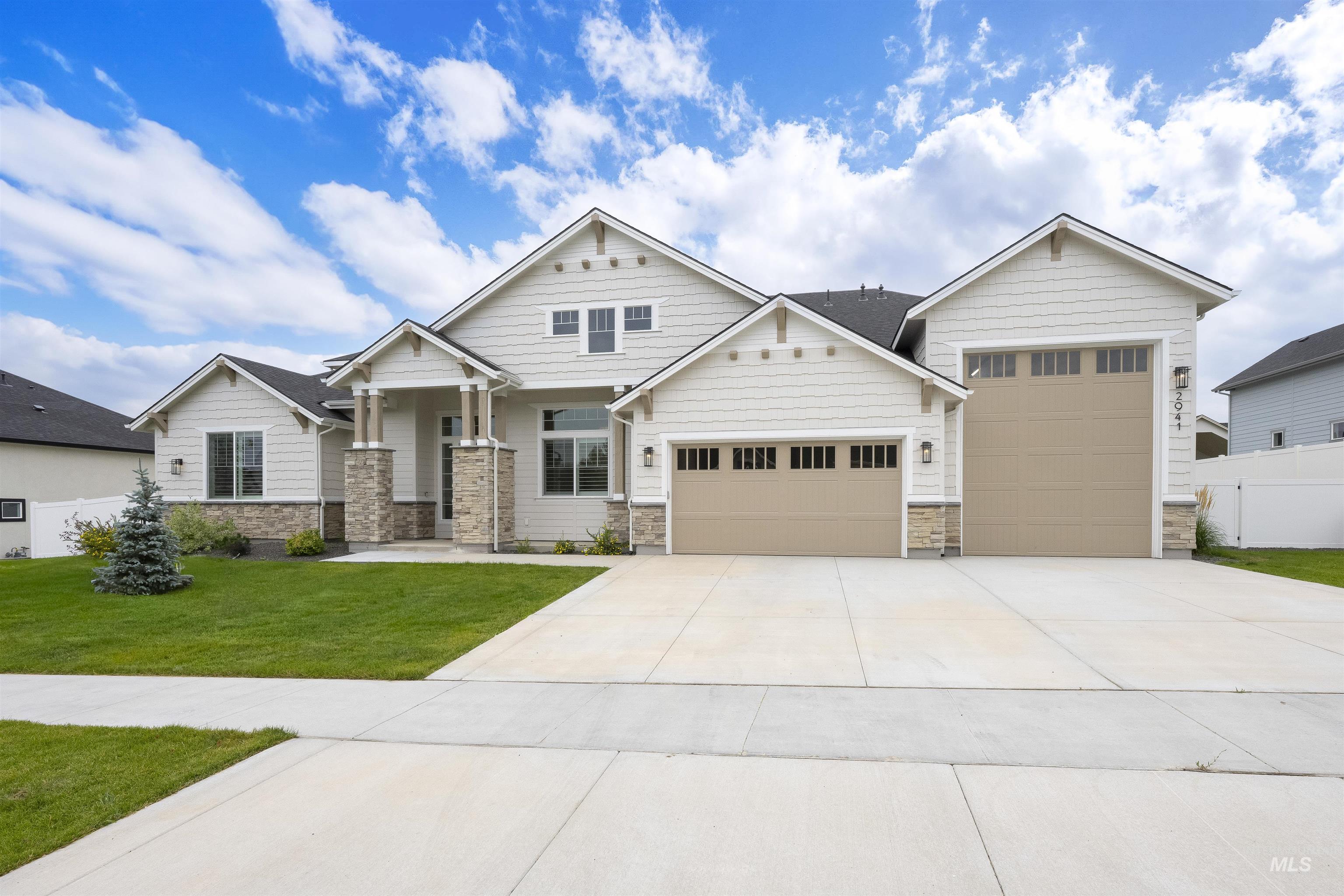 2941 N Staghaven Ave, Star, Idaho 83669, 4 Bedrooms, 4.5 Bathrooms, Residential For Sale, Price $1,099,000, 98994908