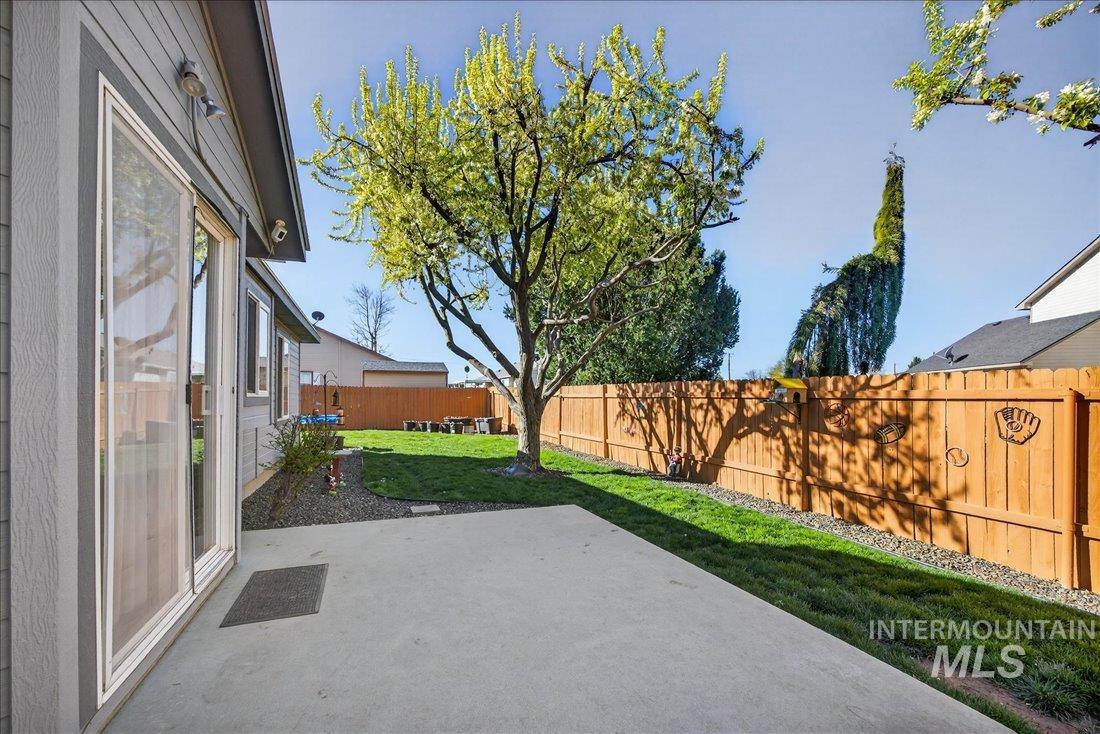 3408 S Michigan Ave, Caldwell, Idaho 83605, 3 Bedrooms, 2 Bathrooms, Residential For Sale, Price $365,000,MLS 98994911