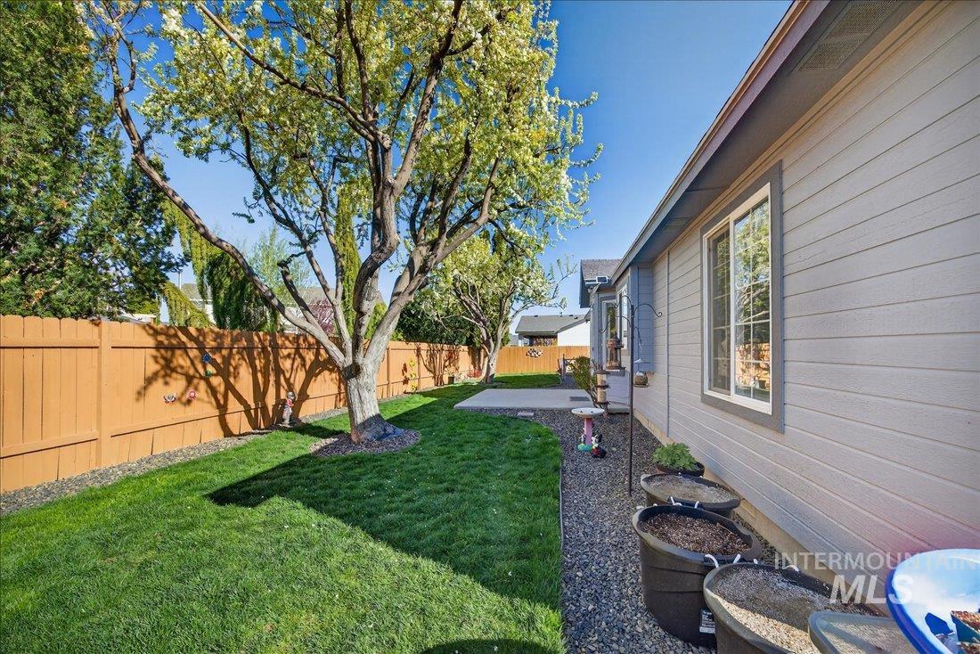 3408 S Michigan Ave, Caldwell, Idaho 83605, 3 Bedrooms, 2 Bathrooms, Residential For Sale, Price $365,000,MLS 98994911