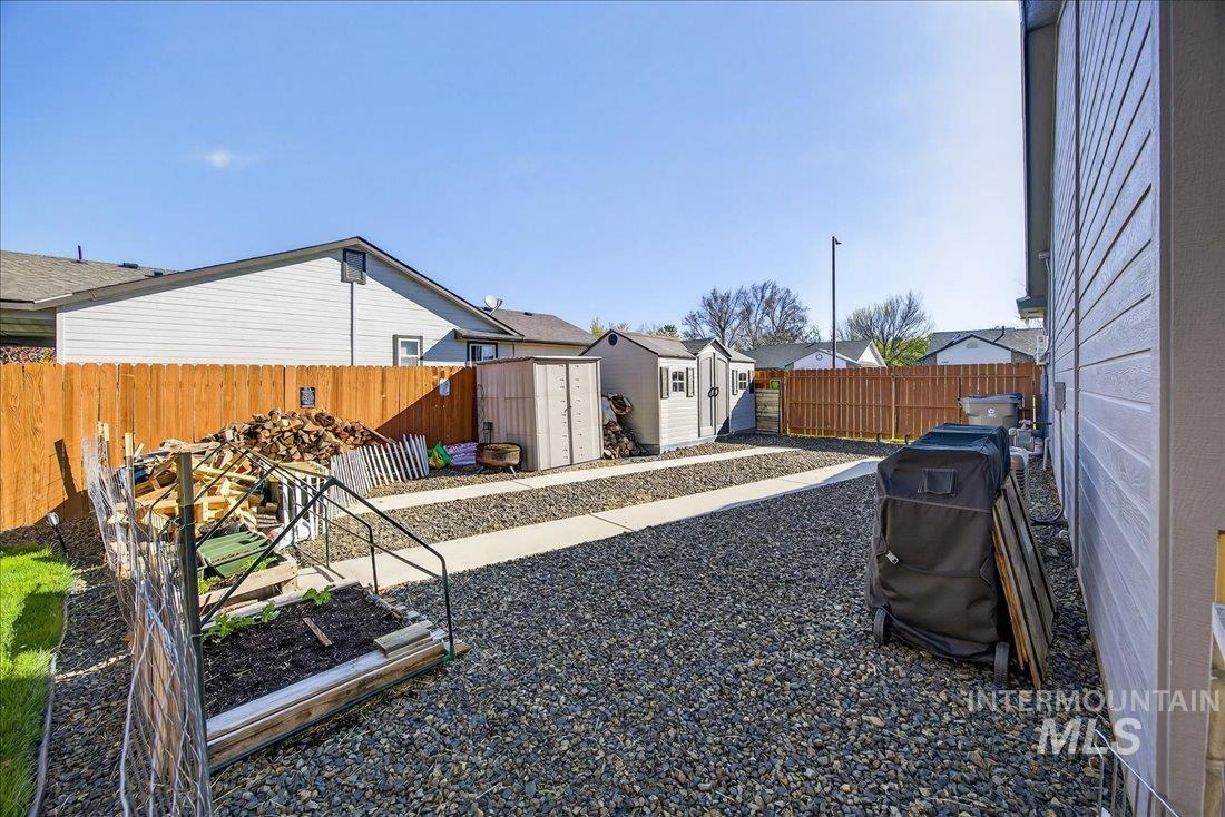 3408 S Michigan Ave, Caldwell, Idaho 83605, 3 Bedrooms, 2 Bathrooms, Residential For Sale, Price $365,000,MLS 98994911