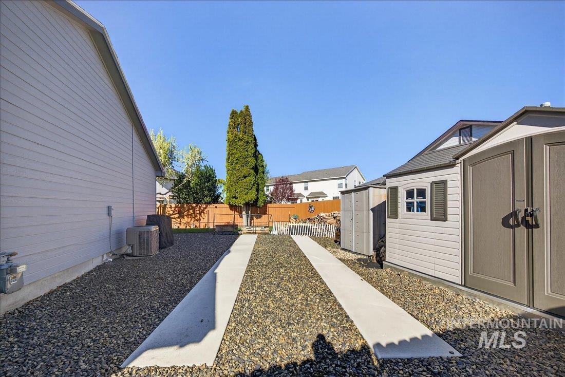 3408 S Michigan Ave, Caldwell, Idaho 83605, 3 Bedrooms, 2 Bathrooms, Residential For Sale, Price $365,000,MLS 98994911