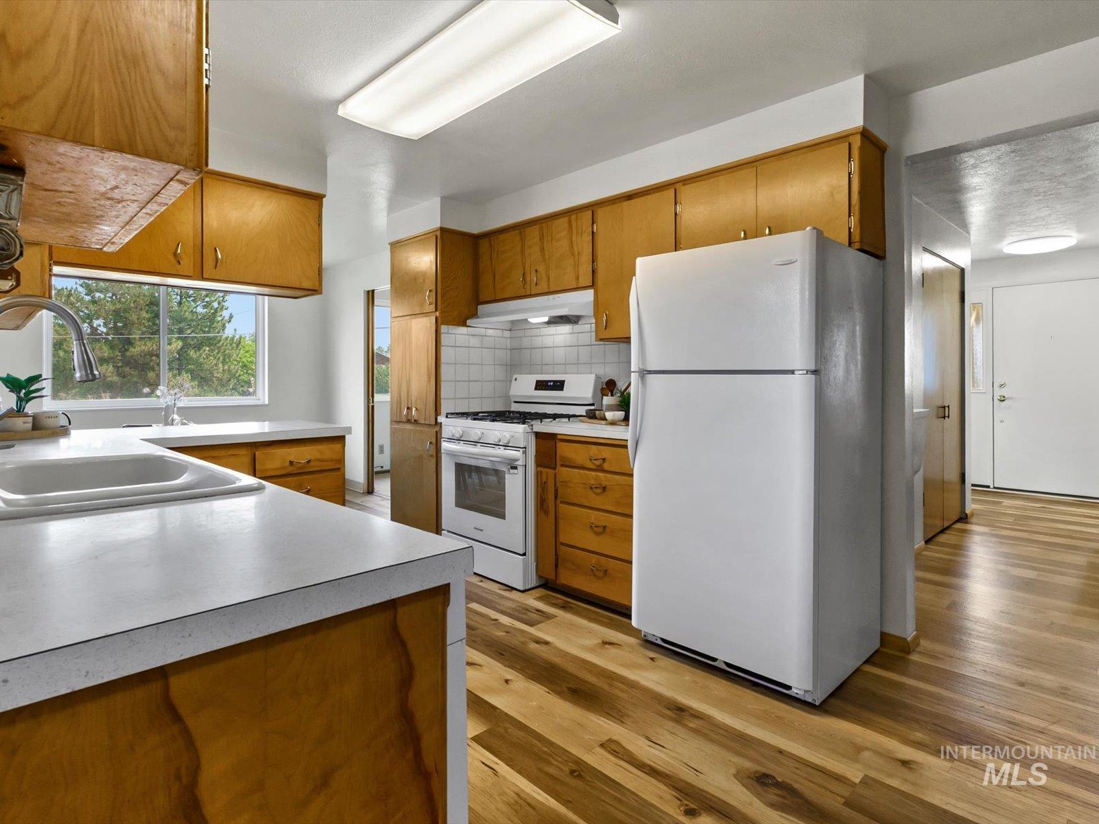111 S Cotterell Dr, Boise, Idaho 83709, 3 Bedrooms, 3 Bathrooms, Residential For Sale, Price $749,000, 98994916