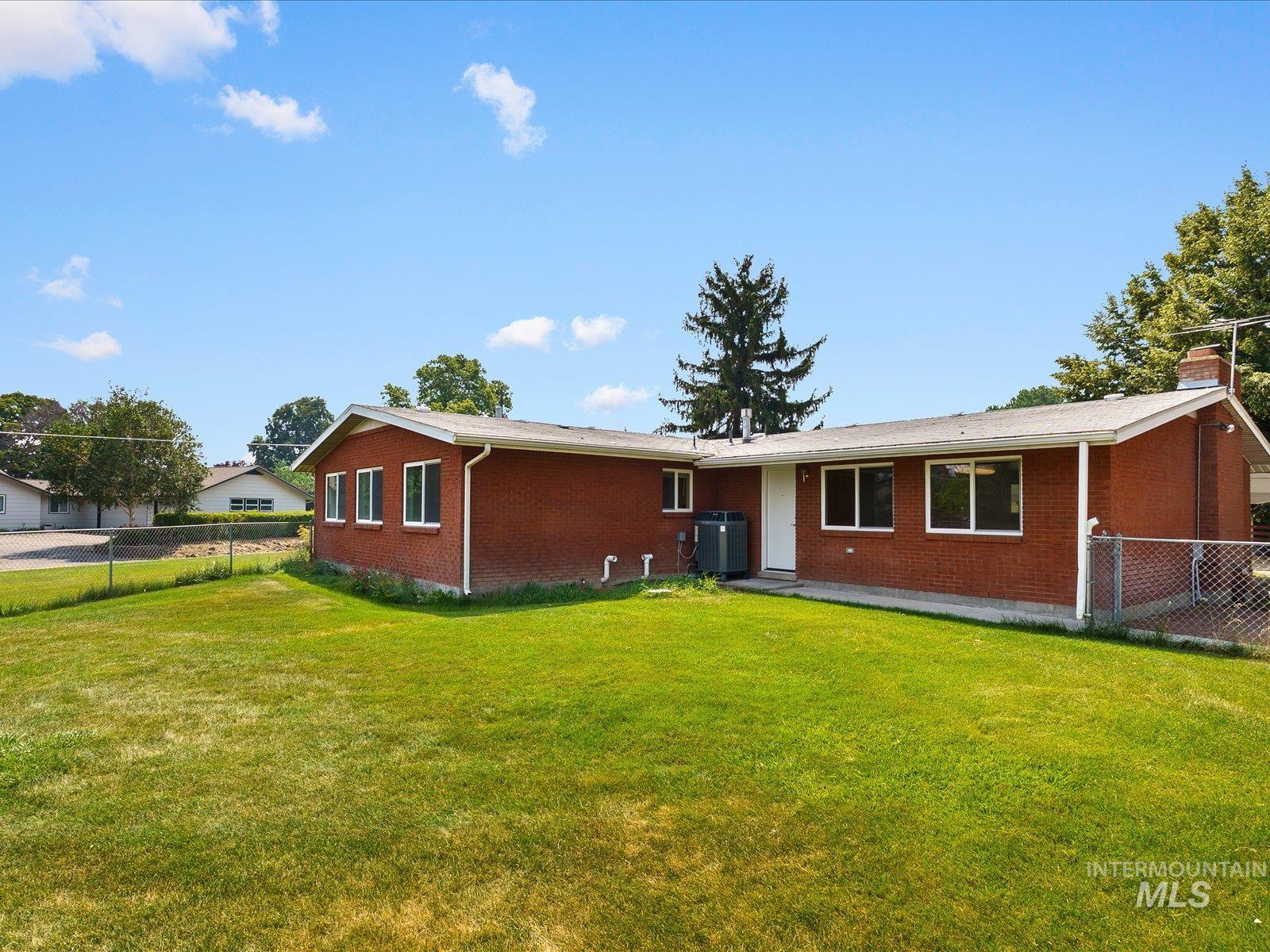 111 S Cotterell Dr, Boise, Idaho 83709, 3 Bedrooms, 3 Bathrooms, Residential For Sale, Price $749,000, 98994916