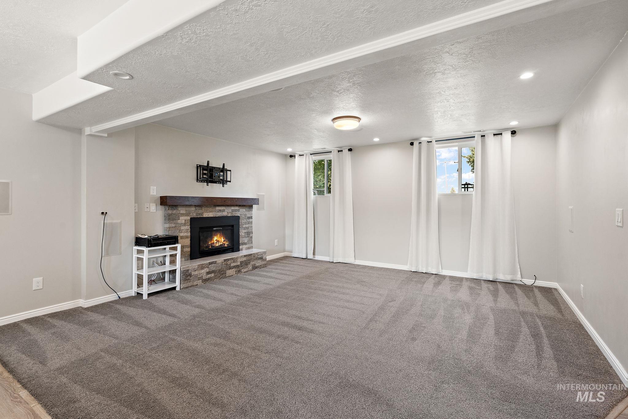 2305 Locust Lane, Nampa, Idaho 83686, 5 Bedrooms, 3 Bathrooms, Residential For Sale, Price $699,900,MLS 98994917