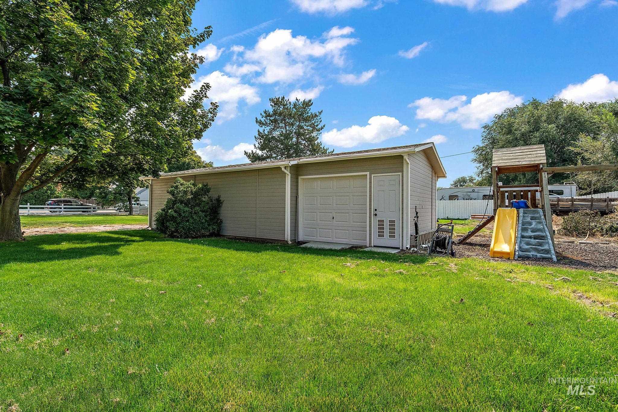 2305 Locust, Nampa, Idaho 83686, 5 Bedrooms, 3 Bathrooms, Residential For Sale, Price $719,000, 98994917