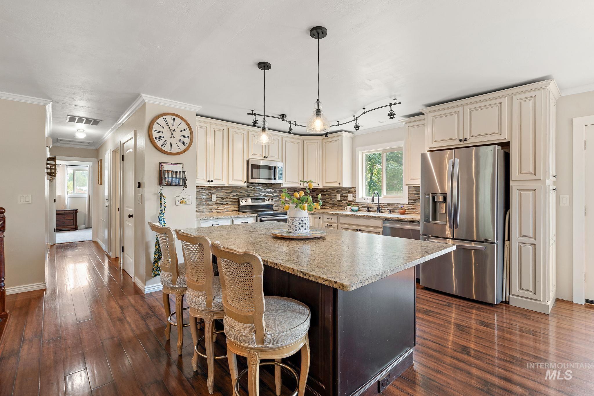 2305 Locust Lane, Nampa, Idaho 83686, 5 Bedrooms, 3 Bathrooms, Residential For Sale, Price $699,900,MLS 98994917