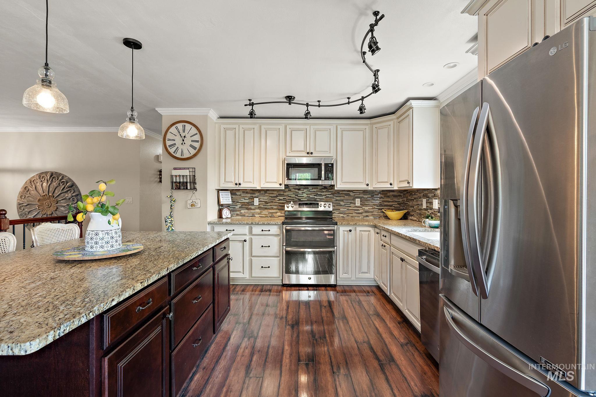 2305 Locust Lane, Nampa, Idaho 83686, 5 Bedrooms, 3 Bathrooms, Residential For Sale, Price $699,900,MLS 98994917