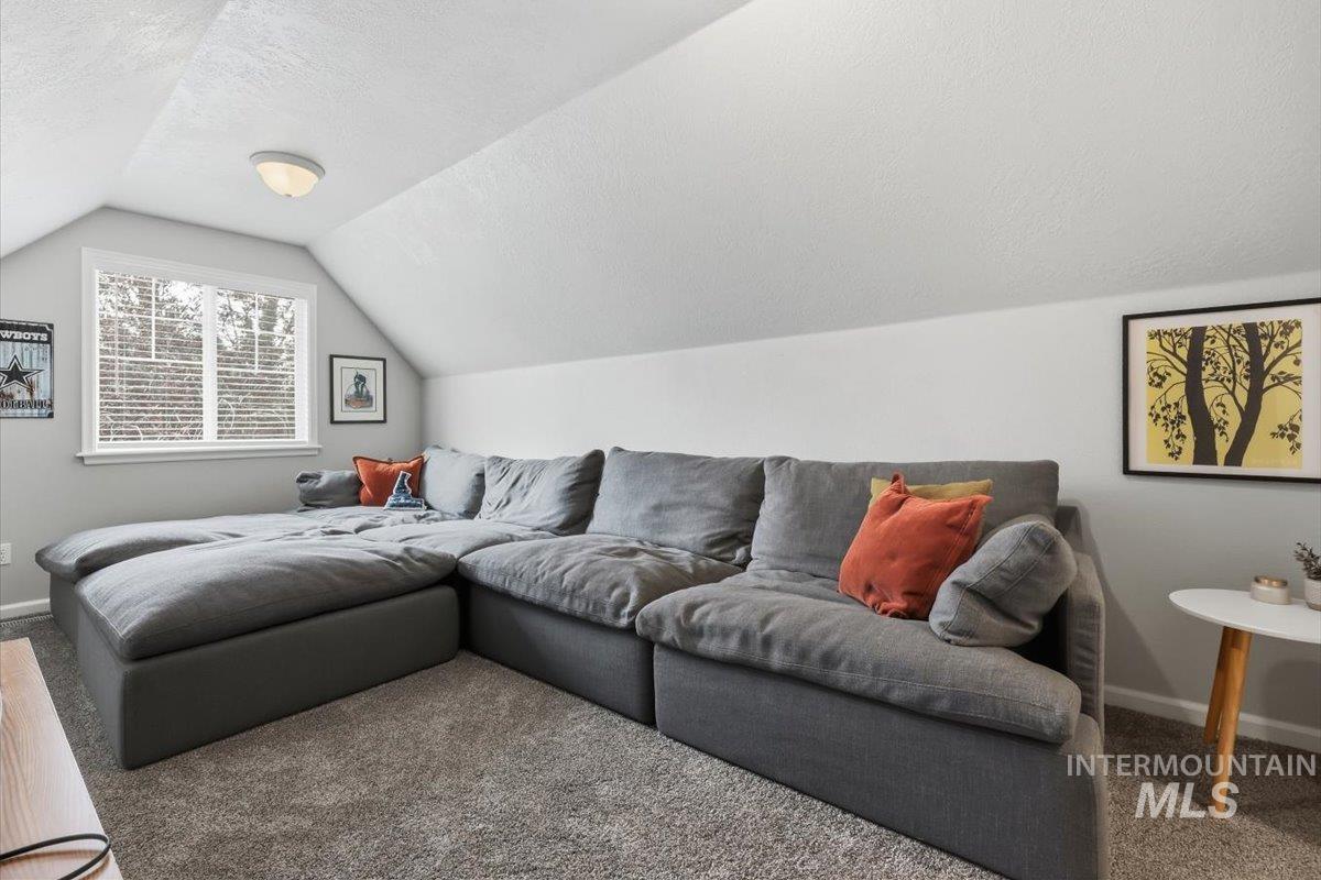 10434 W Blackstone St, Boise, Idaho 83714, 4 Bedrooms, 3.5 Bathrooms, Residential For Sale, Price $725,000,MLS 98994918