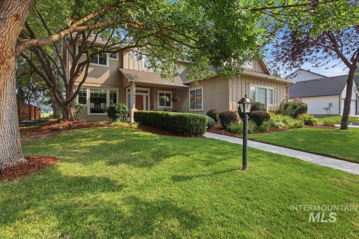 10434 W Blackstone St, Boise, Idaho 83714, 4 Bedrooms, 3.5 Bathrooms, Residential For Sale, Price $725,000,MLS 98994918