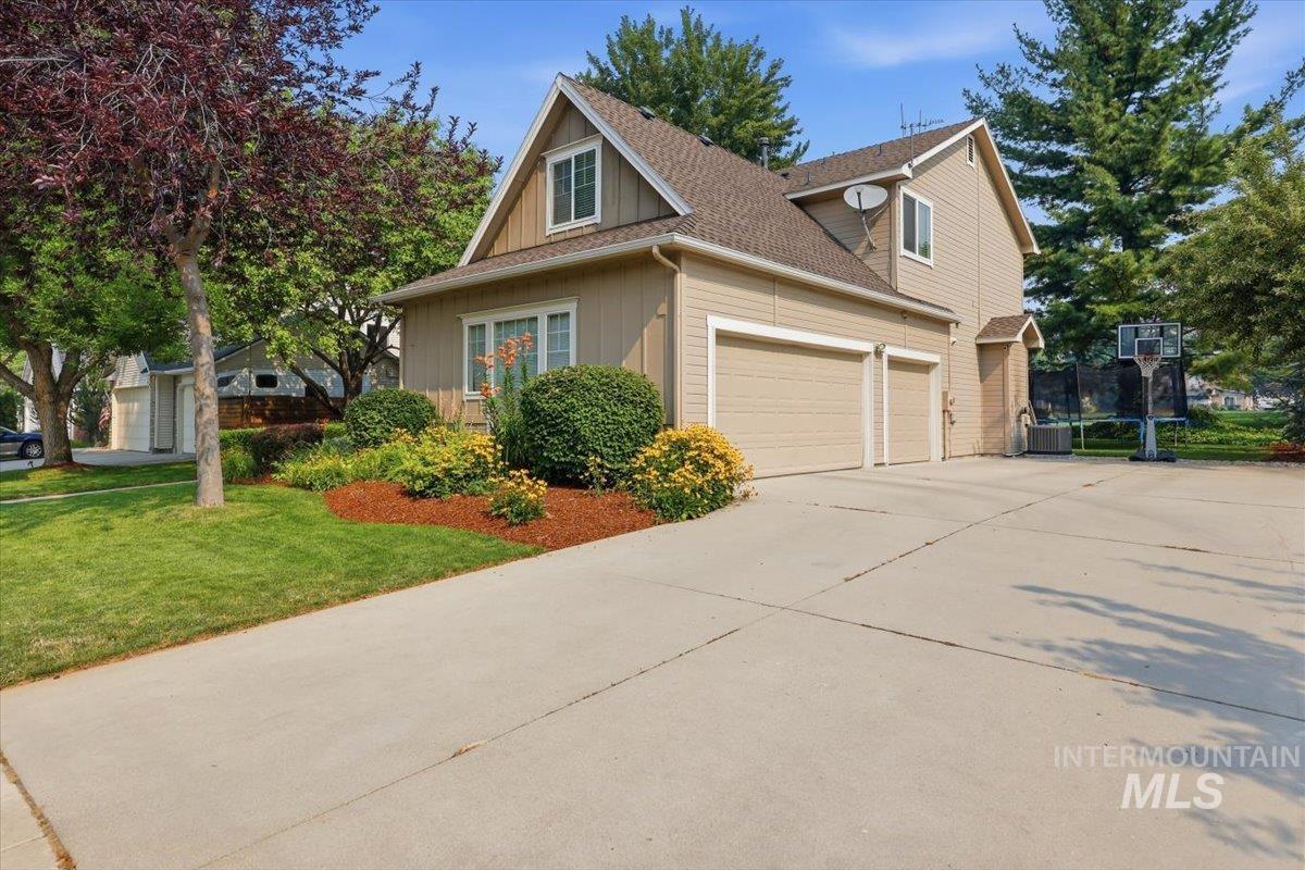 10434 W Blackstone St, Boise, Idaho 83714, 4 Bedrooms, 3.5 Bathrooms, Residential For Sale, Price $725,000, 98994918