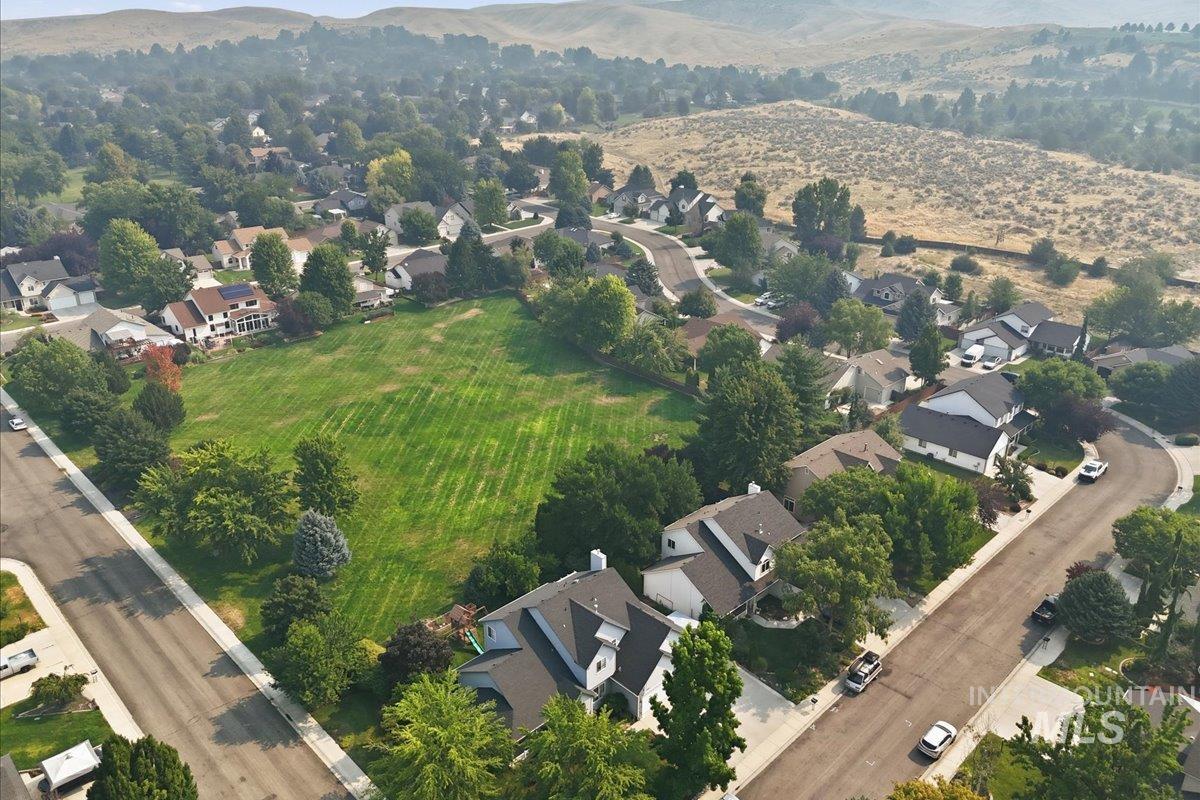 10434 W Blackstone St, Boise, Idaho 83714, 4 Bedrooms, 3.5 Bathrooms, Residential For Sale, Price $725,000,MLS 98994918
