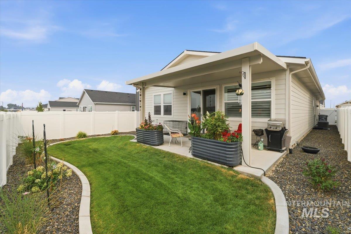 14591 Wing Spread Ct., Caldwell, Idaho 83607, 3 Bedrooms, 2 Bathrooms, Residential For Sale, Price $389,500, 98994923