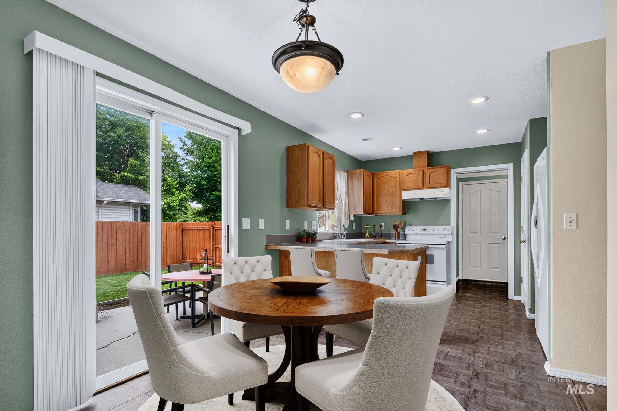 713 S Valley Dr, Nampa, Idaho 83686, 3 Bedrooms, 2.5 Bathrooms, Residential For Sale, Price $399,900, 98994925