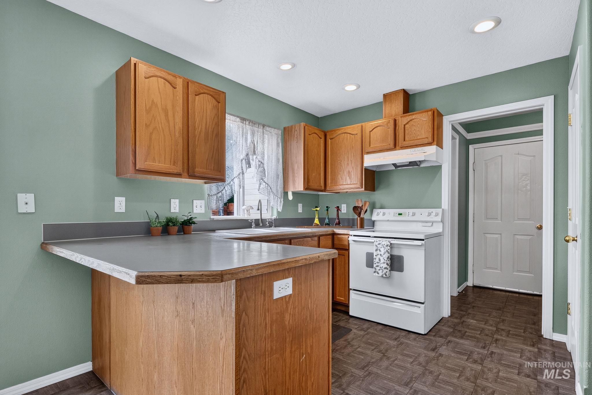 713 S Valley Dr, Nampa, Idaho 83686, 3 Bedrooms, 2.5 Bathrooms, Residential For Sale, Price $399,900, 98994925