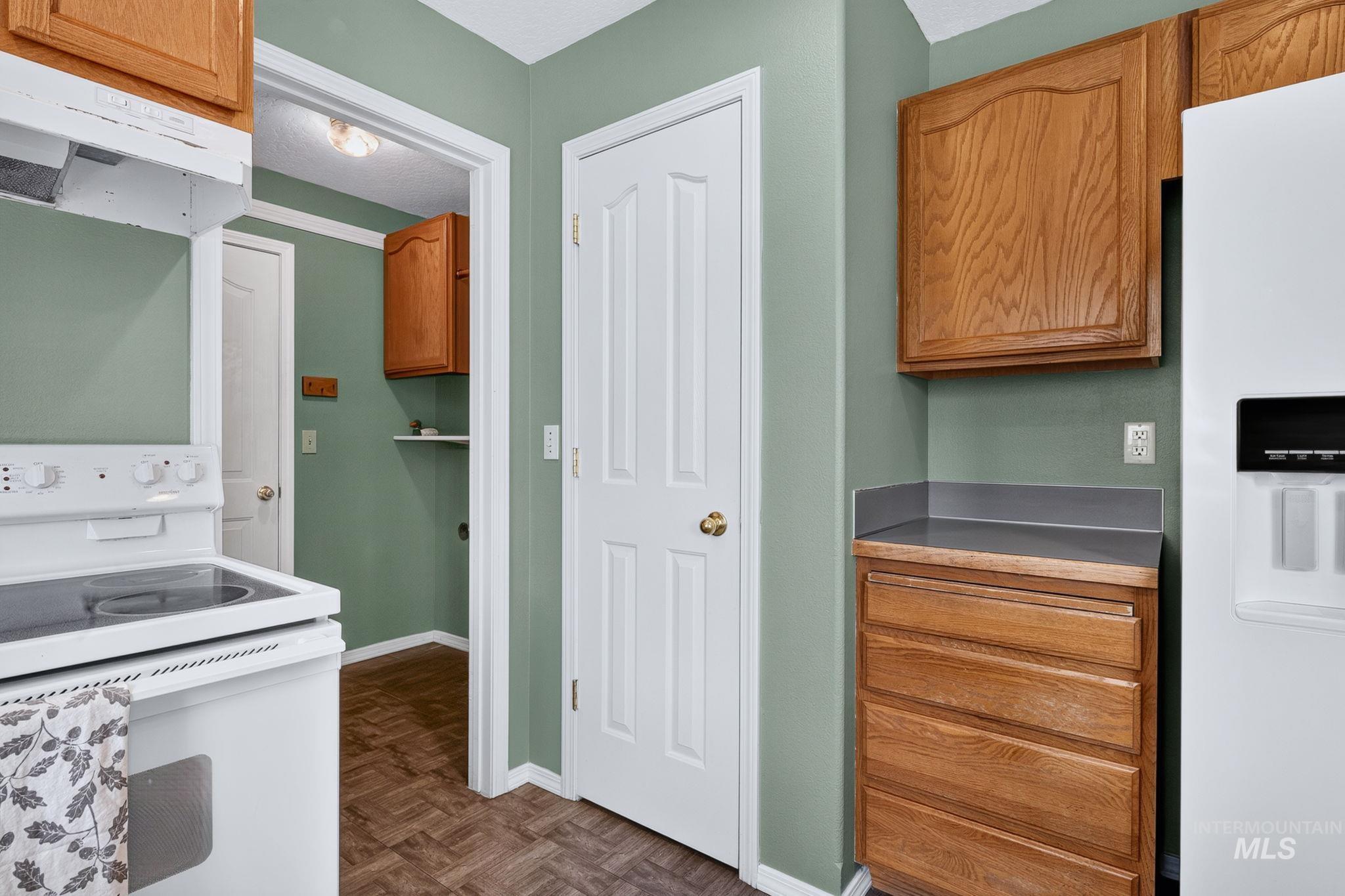 713 S Valley Dr, Nampa, Idaho 83686, 3 Bedrooms, 2.5 Bathrooms, Residential For Sale, Price $399,900, 98994925