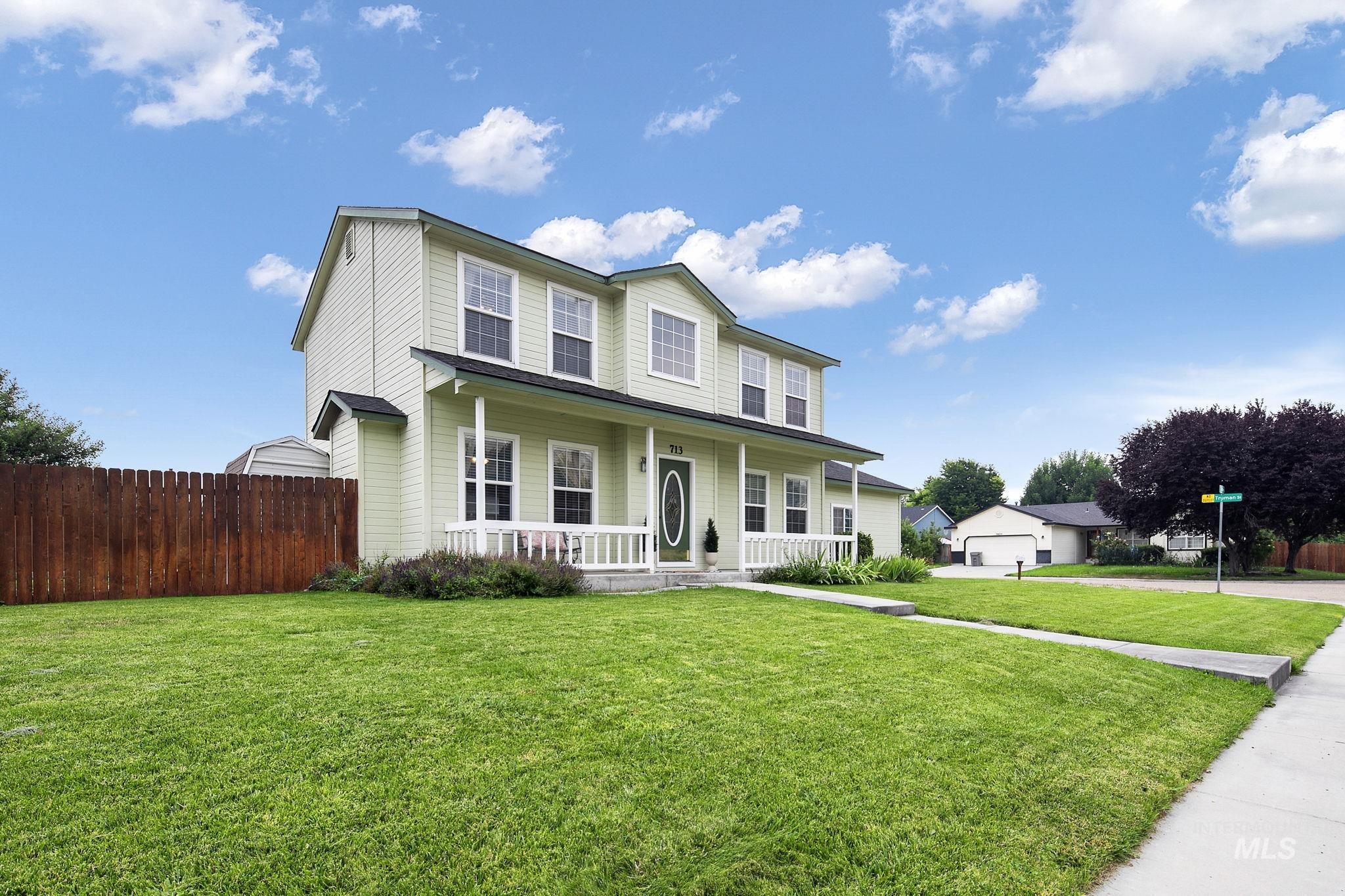 713 S Valley Dr, Nampa, Idaho 83686, 3 Bedrooms, 2.5 Bathrooms, Residential For Sale, Price $399,900, 98994925
