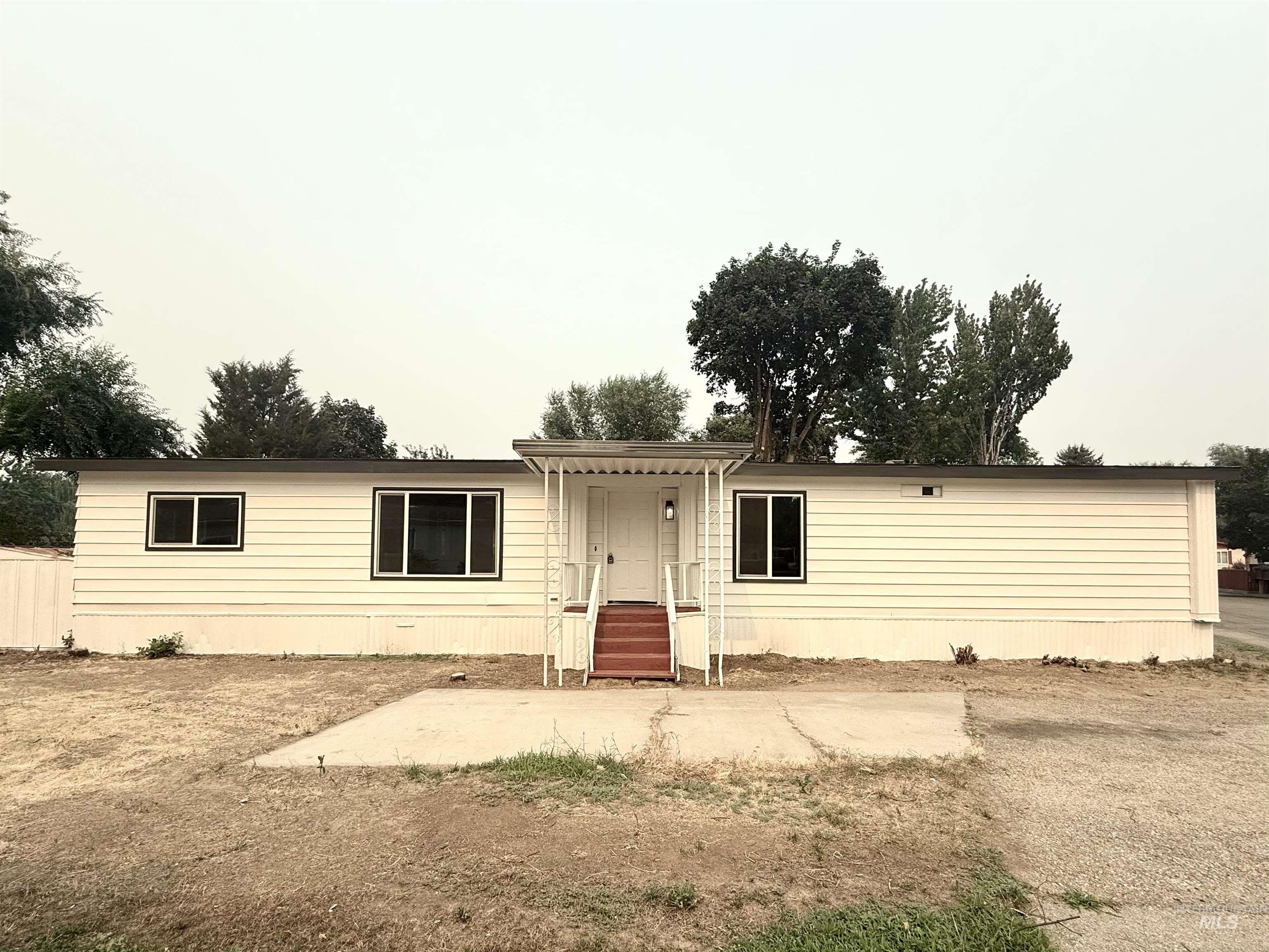 1200 W Concord Ln, Boise, Idaho 83706, 3 Bedrooms, 2 Bathrooms, Residential For Sale, Price $114,990,MLS 98994927