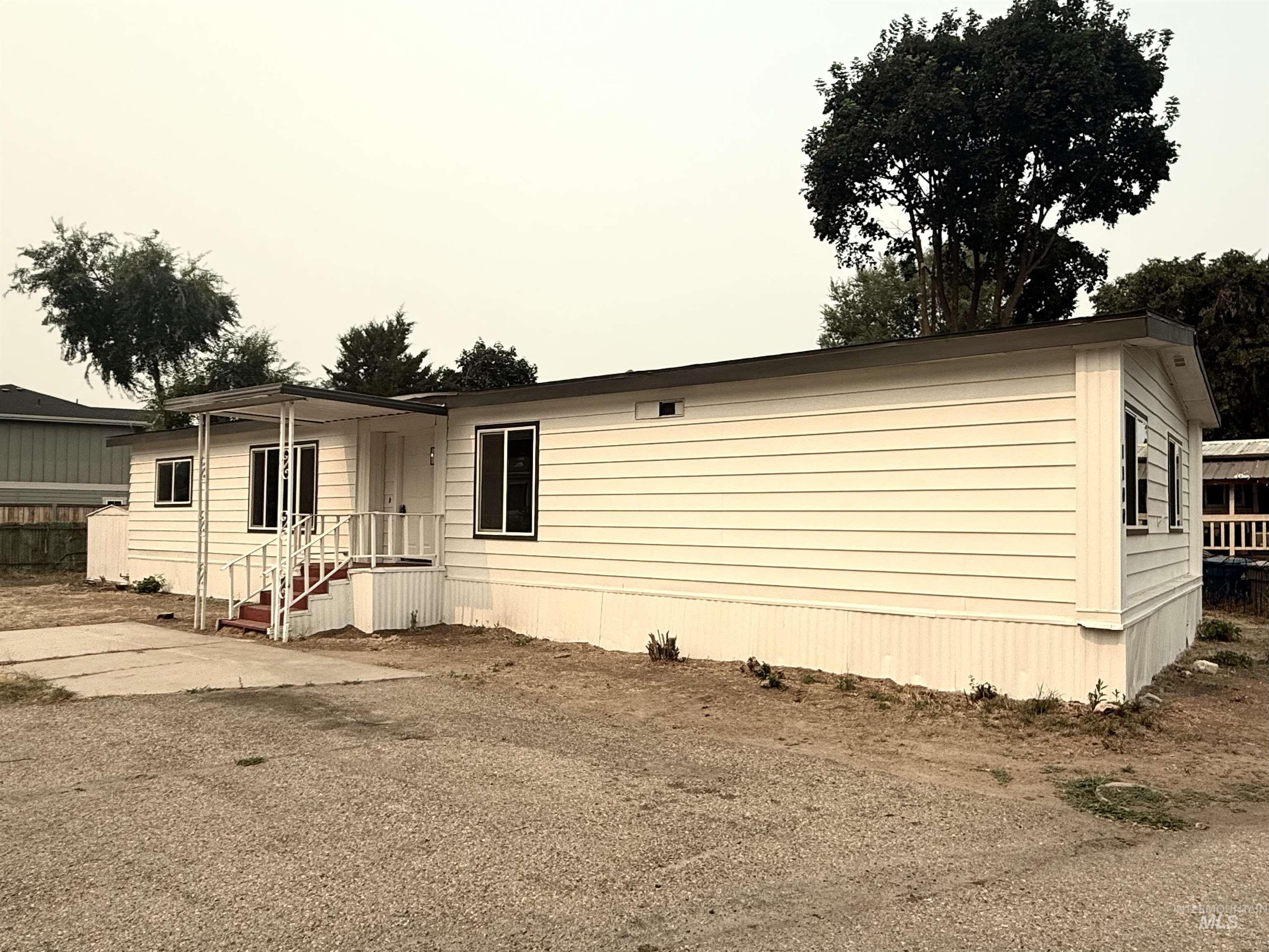 1200 W Concord Ln, Boise, Idaho 83706, 3 Bedrooms, 2 Bathrooms, Residential For Sale, Price $114,990,MLS 98994927
