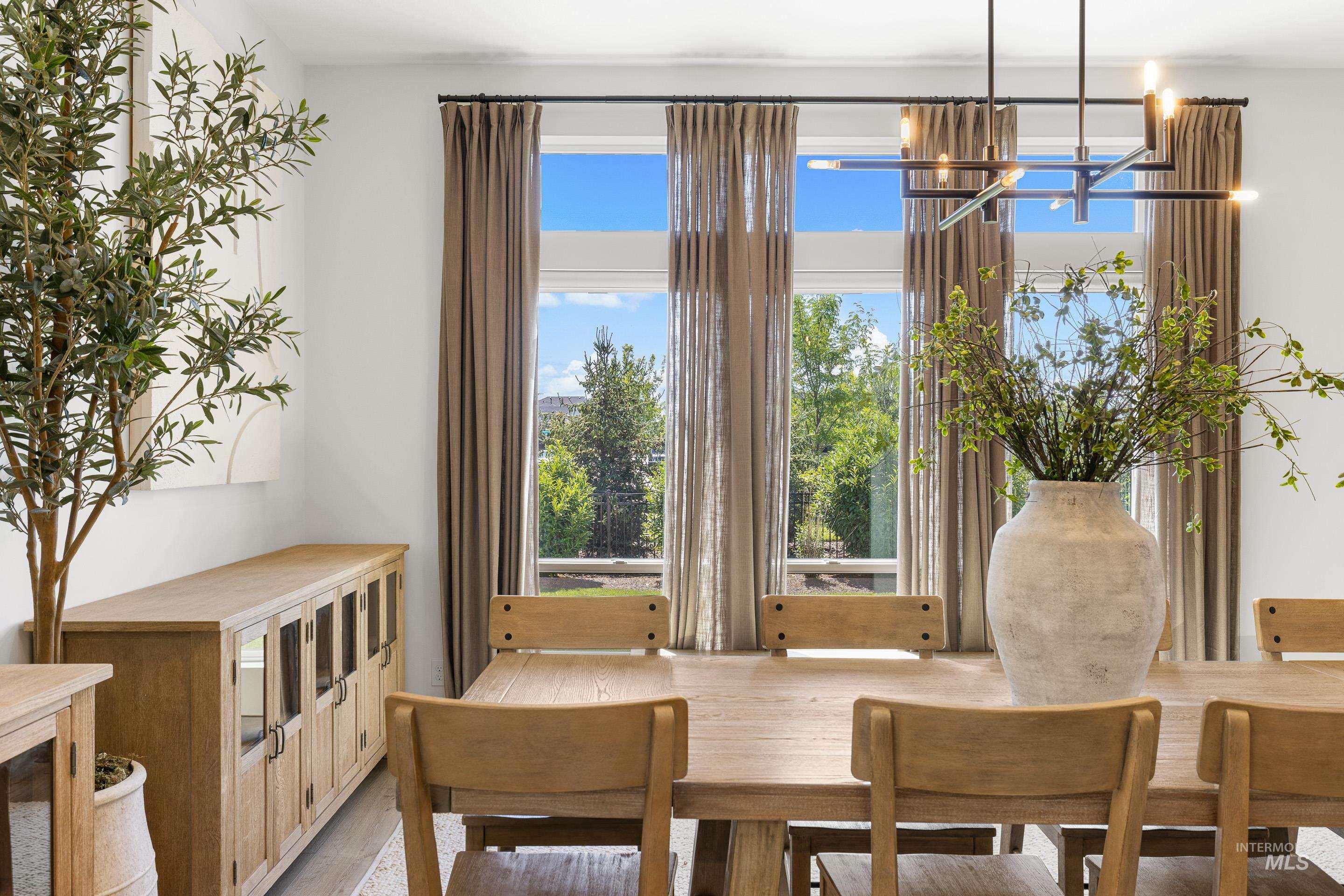 5043 W Oakford Dr., Meridian, Idaho 83646, 5 Bedrooms, 4.5 Bathrooms, Residential For Sale, Price $1,895,000, 98994928