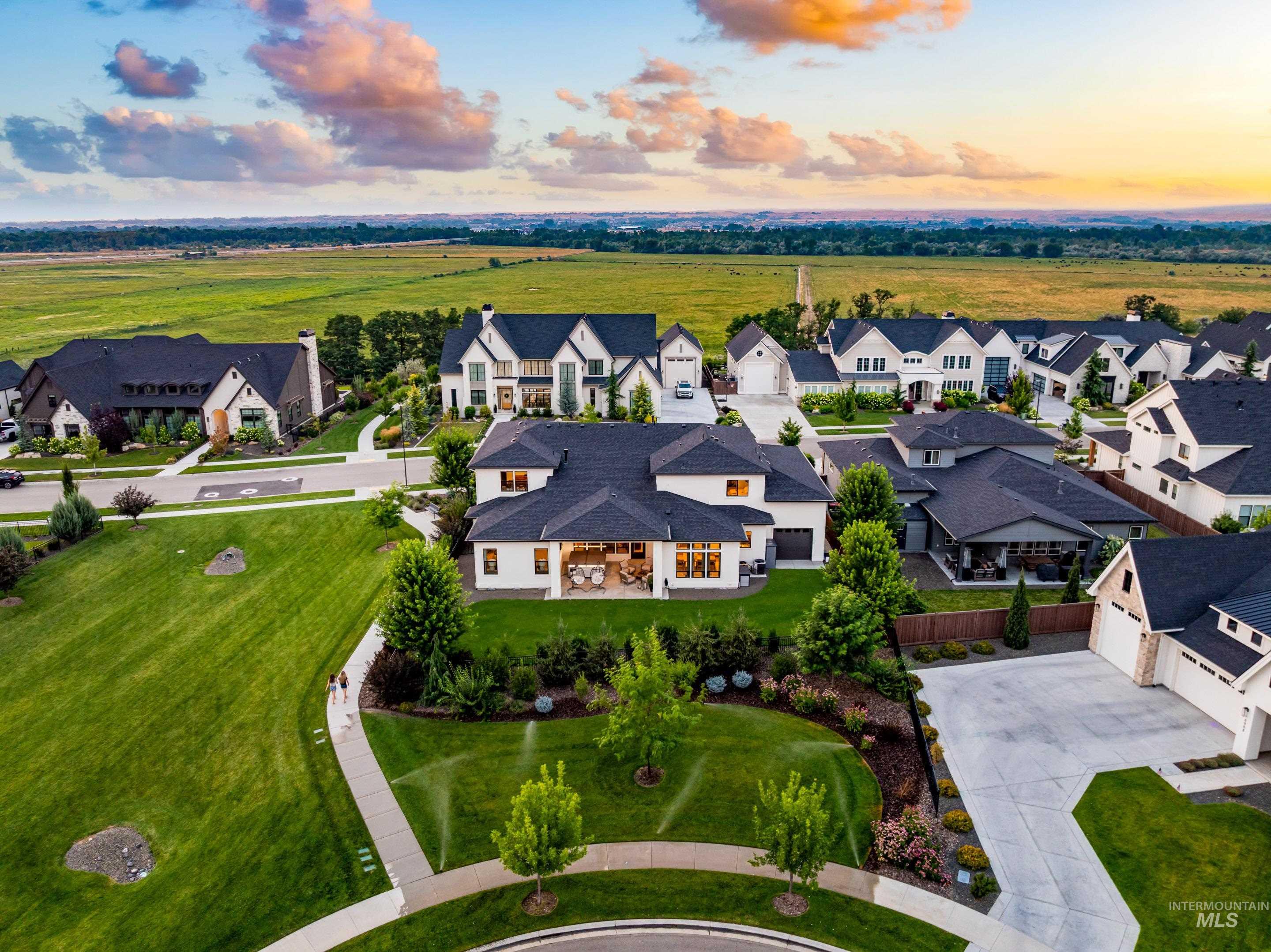 5043 W Oakford Dr., Meridian, Idaho 83646, 5 Bedrooms, 4.5 Bathrooms, Residential For Sale, Price $1,895,000, 98994928