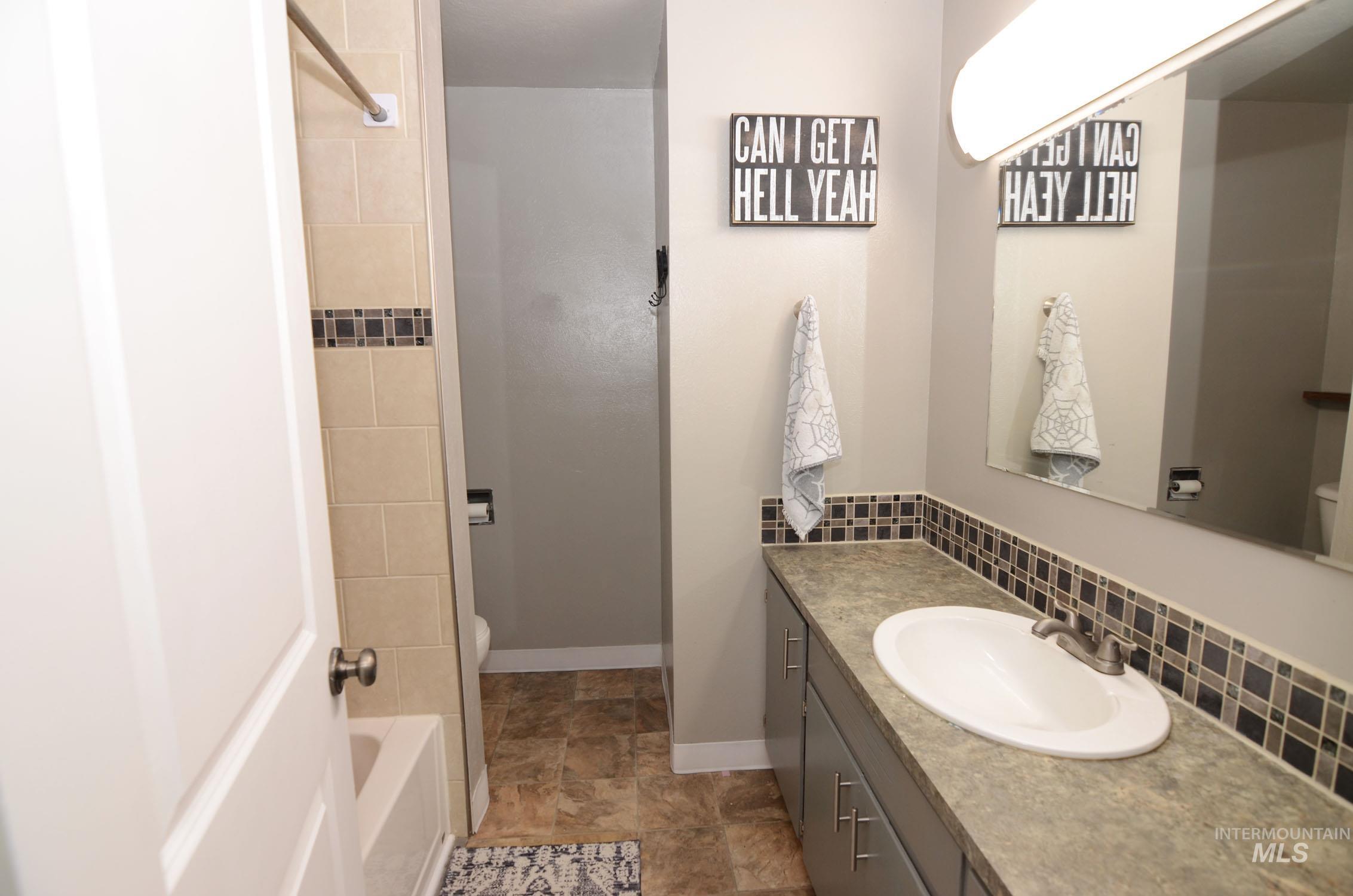 1122 N Midland Blvd, Nampa, Idaho 83651, 3 Bedrooms, 2 Bathrooms, Residential For Sale, Price $374,900,MLS 98994929