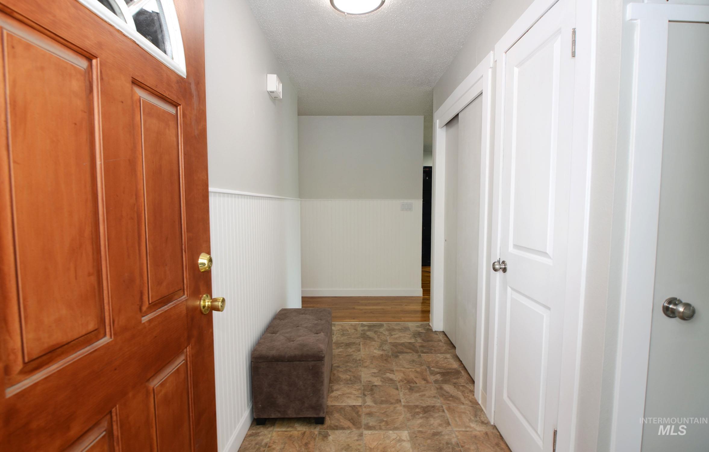 1122 N Midland Blvd, Nampa, Idaho 83651, 3 Bedrooms, 2 Bathrooms, Residential For Sale, Price $374,900,MLS 98994929