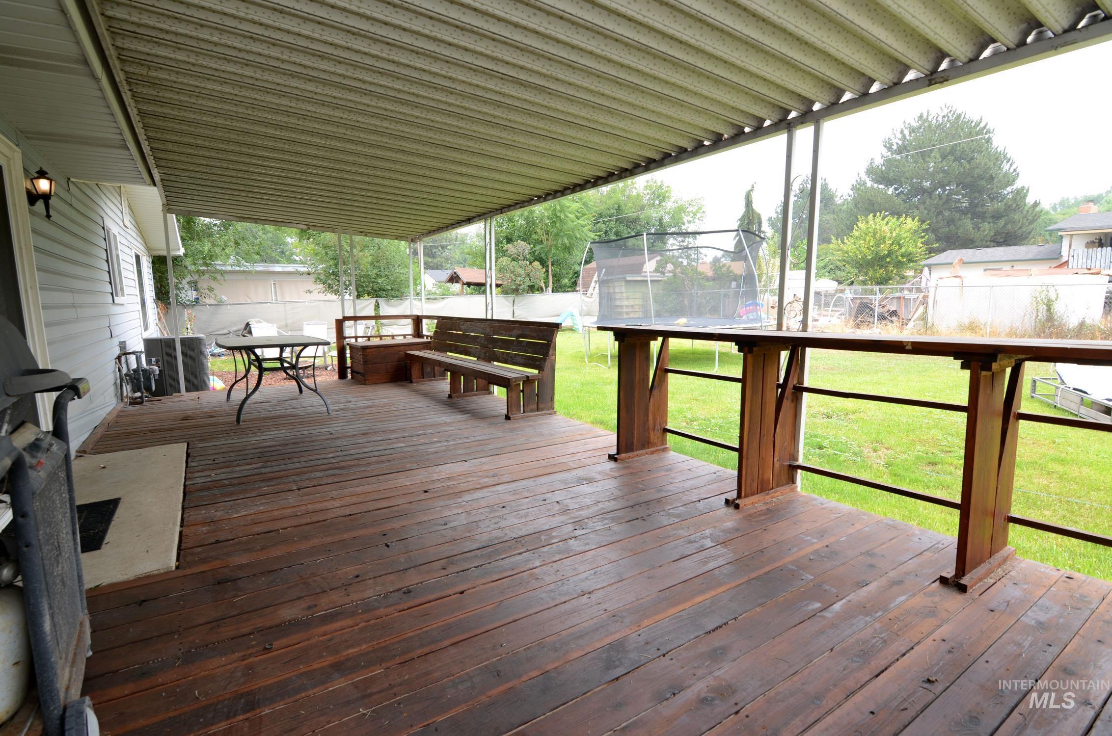 1122 N Midland Blvd, Nampa, Idaho 83651, 3 Bedrooms, 2 Bathrooms, Residential For Sale, Price $374,900,MLS 98994929