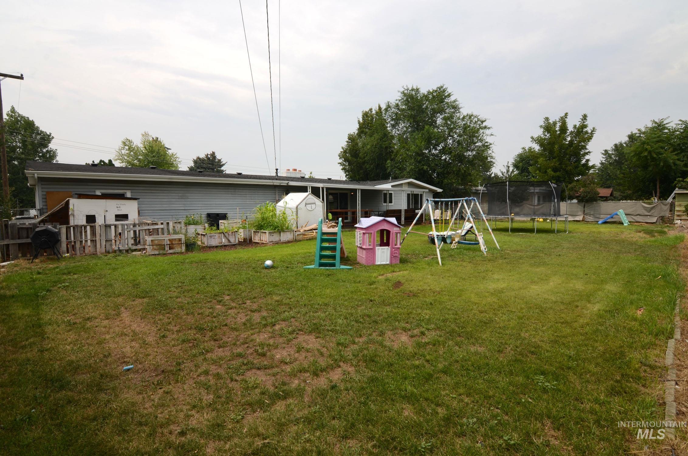 1122 N Midland Blvd, Nampa, Idaho 83651, 3 Bedrooms, 2 Bathrooms, Residential For Sale, Price $374,900,MLS 98994929