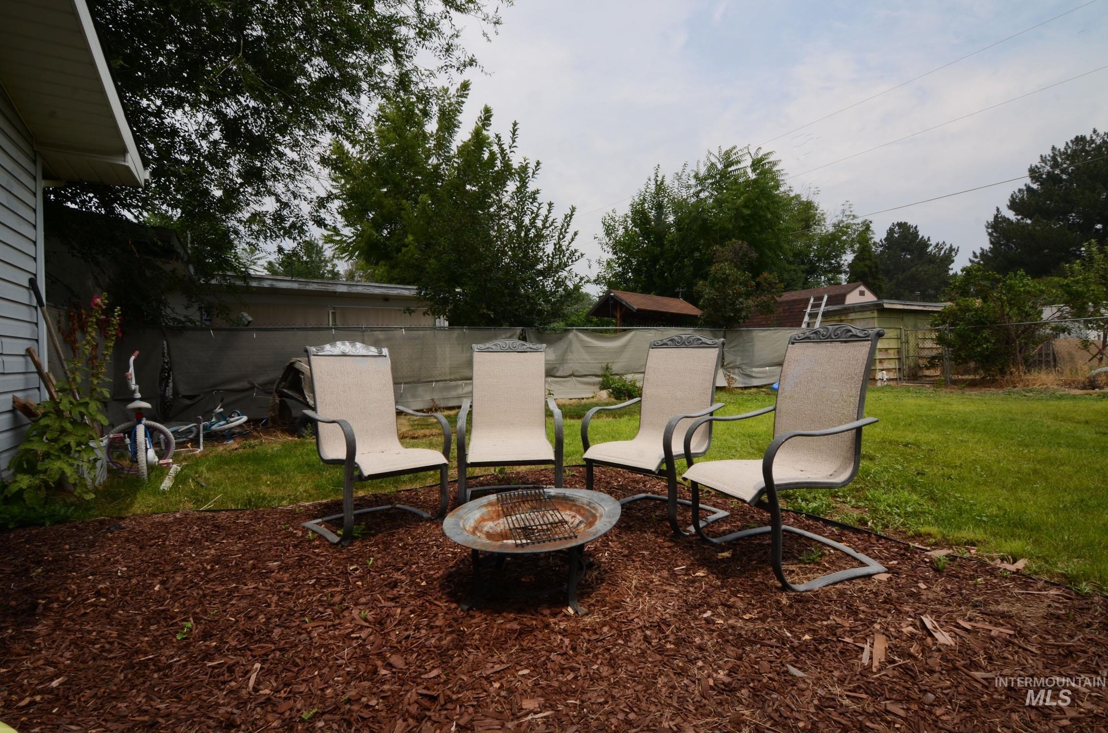 1122 N Midland Blvd, Nampa, Idaho 83651, 3 Bedrooms, 2 Bathrooms, Residential For Sale, Price $374,900,MLS 98994929