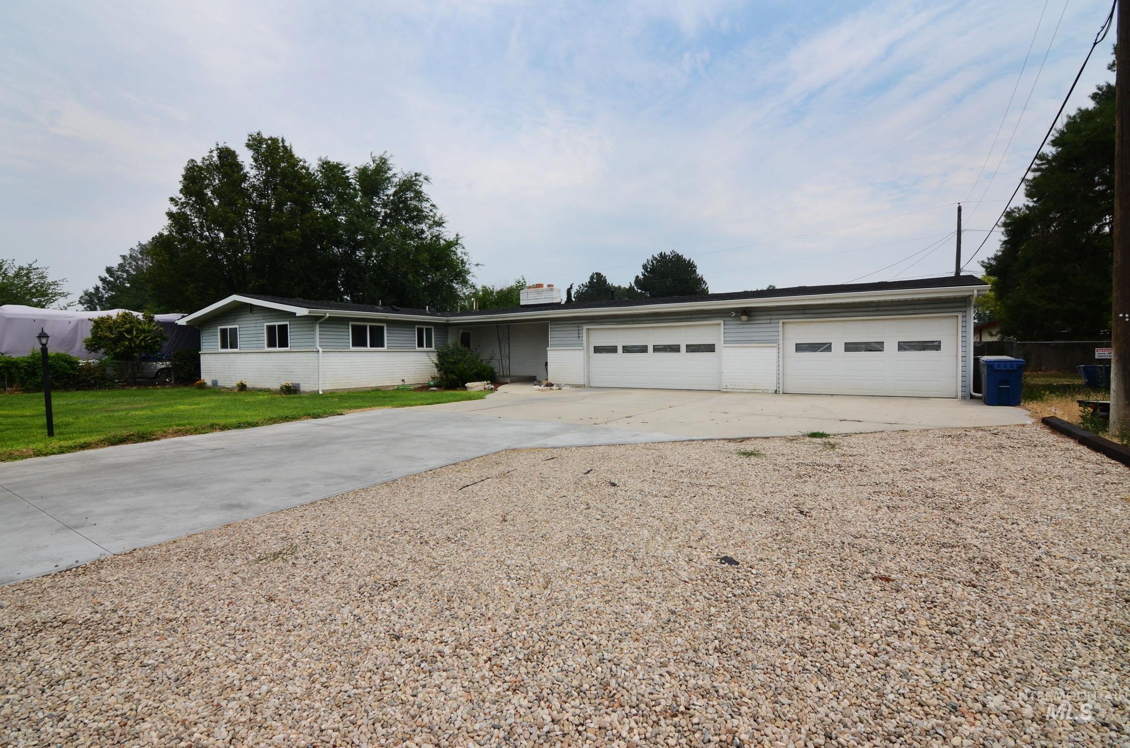 1122 N Midland Blvd, Nampa, Idaho 83651, 3 Bedrooms, 2 Bathrooms, Residential For Sale, Price $374,900,MLS 98994929