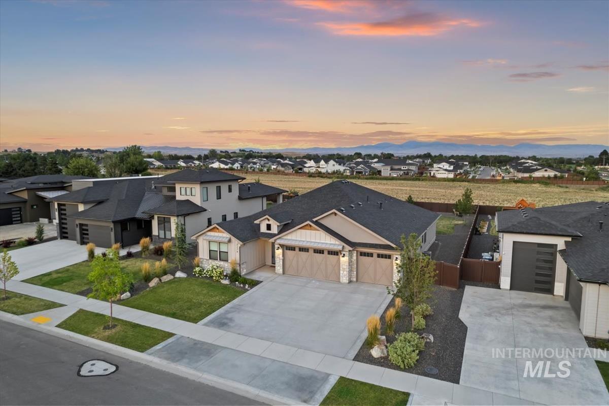 3276 N Fire Flower Ave, Star, Idaho 83669, 4 Bedrooms, 2.5 Bathrooms, Residential For Sale, Price $810,000, 98994931