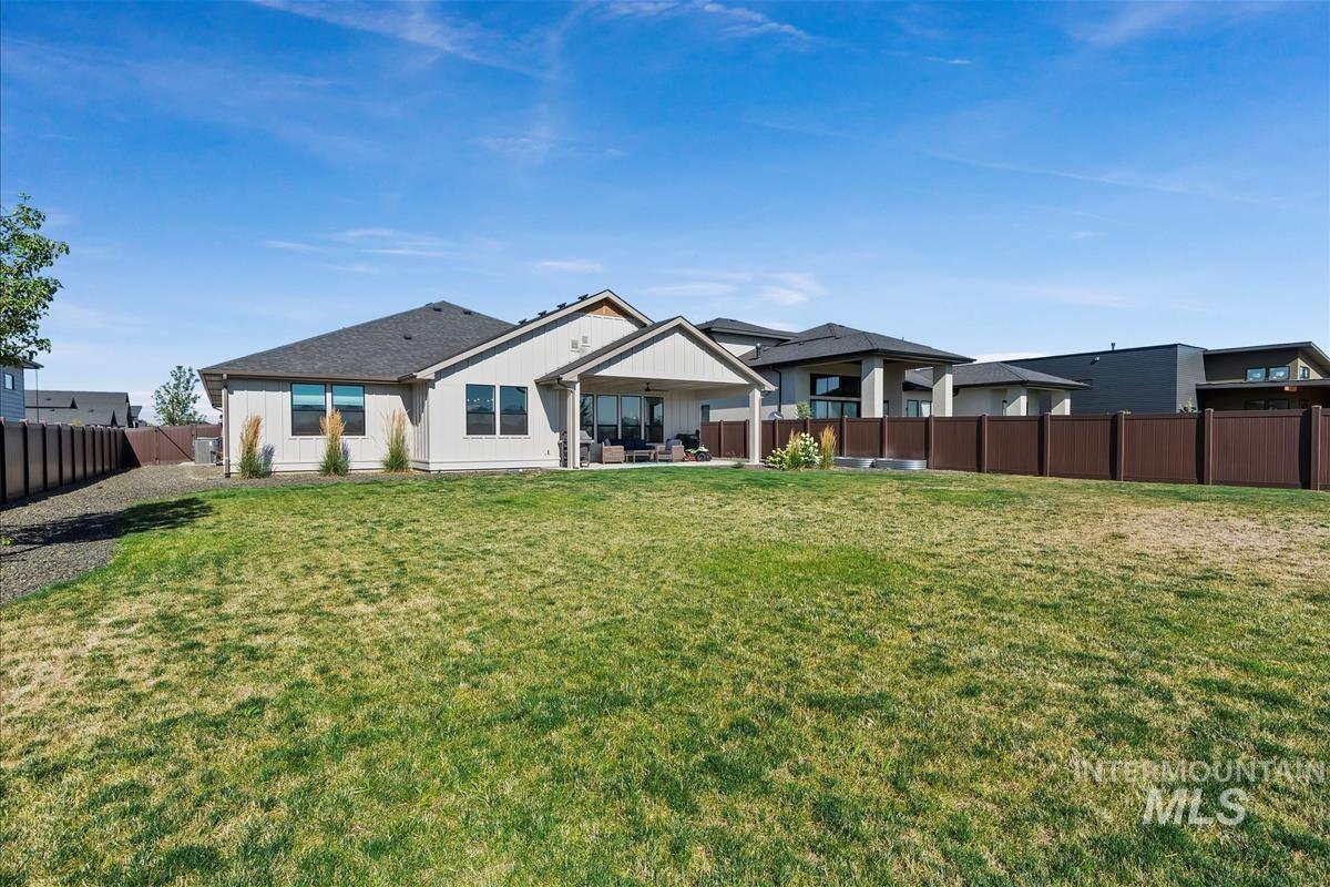 3276 N Fire Flower Ave, Star, Idaho 83669, 4 Bedrooms, 2.5 Bathrooms, Residential For Sale, Price $810,000, 98994931