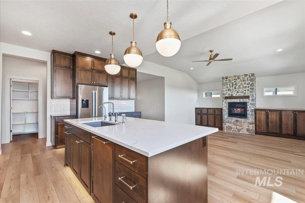 3276 N Fire Flower Ave, Star, Idaho 83669, 4 Bedrooms, 2.5 Bathrooms, Residential For Sale, Price $810,000, 98994931