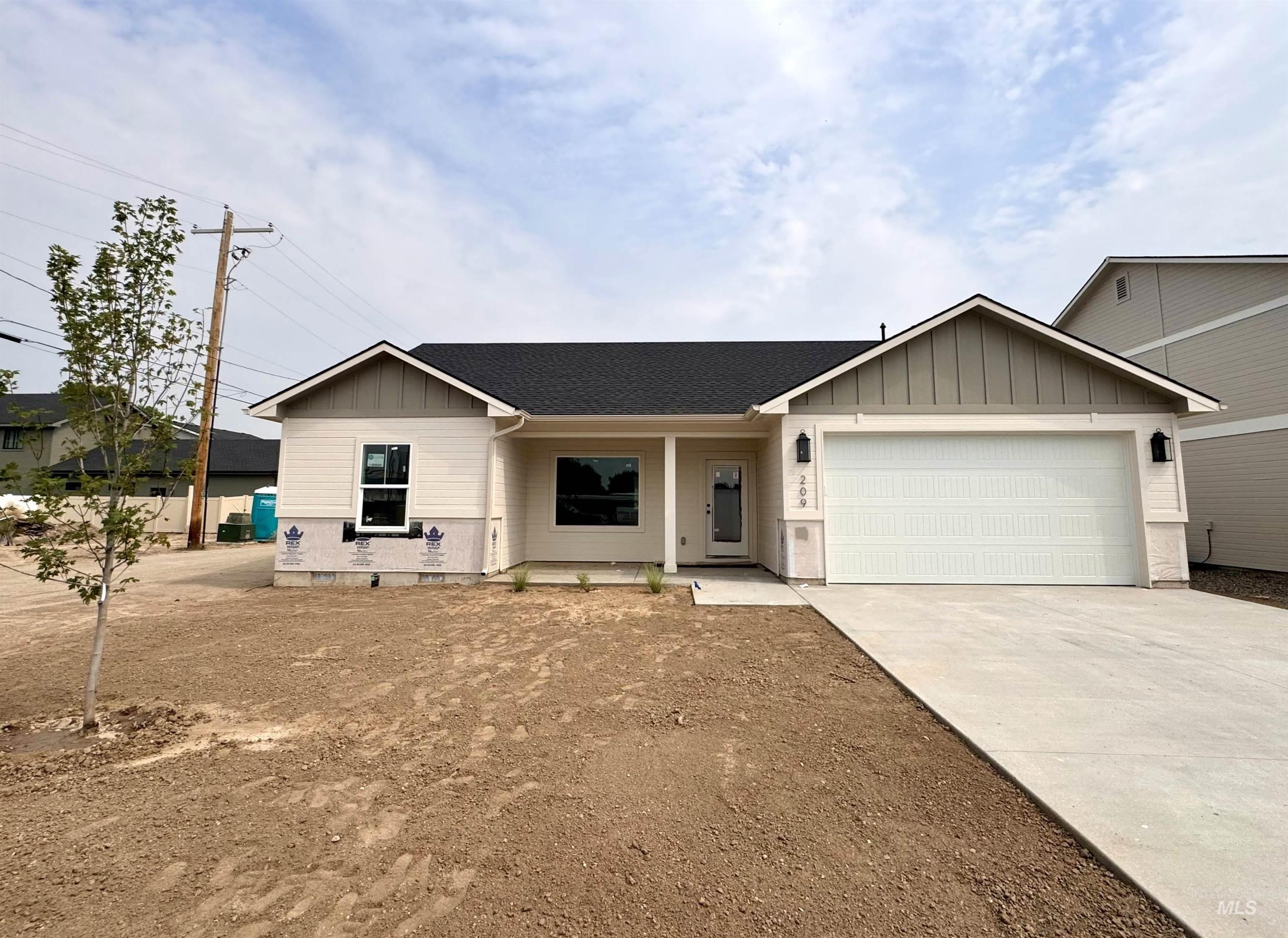 209 E Elm, New Plymouth, Idaho 83655, 3 Bedrooms, 2 Bathrooms, Residential For Sale, Price $389,000,MLS 98994932