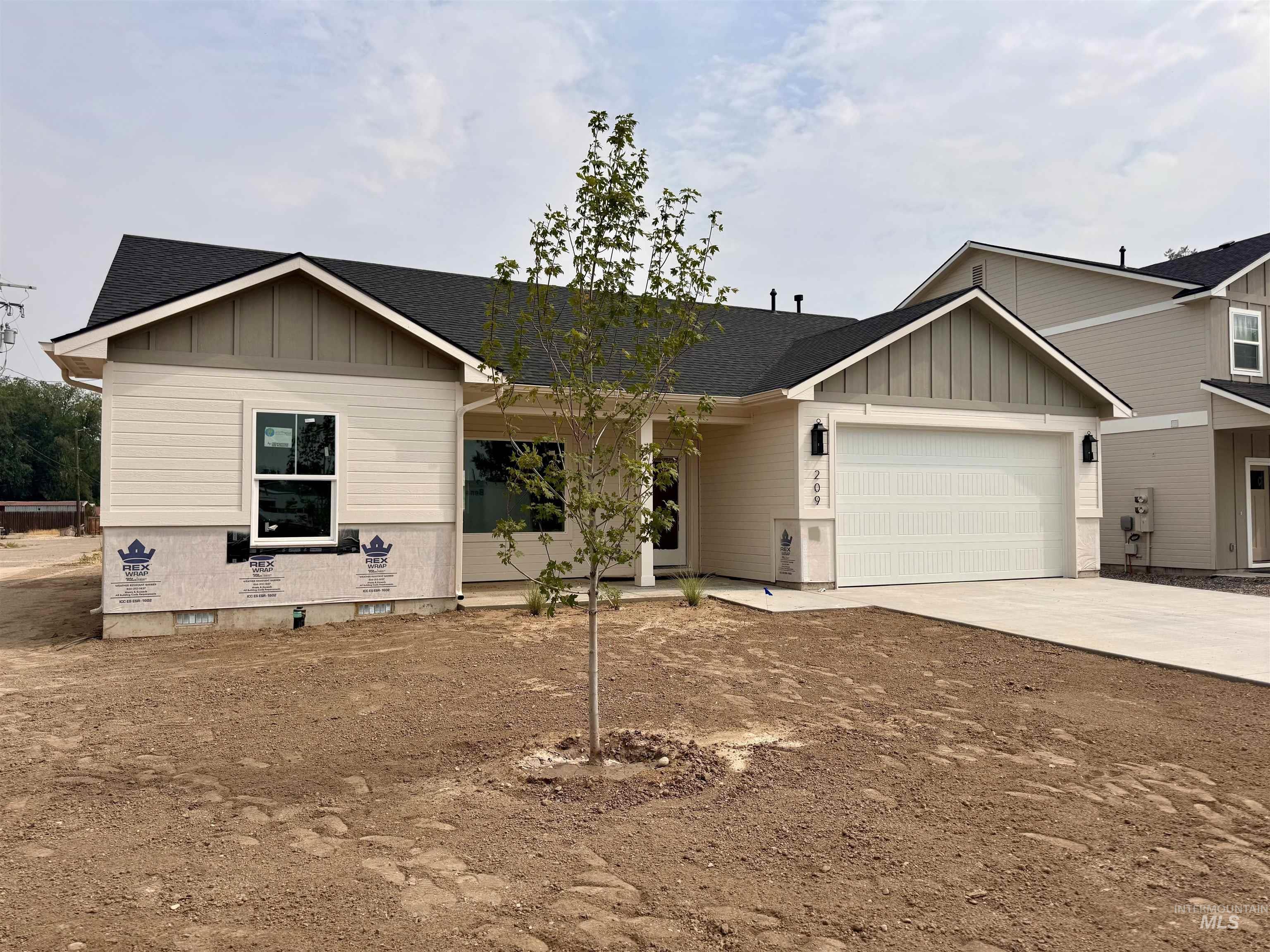 209 E Elm, New Plymouth, Idaho 83655, 3 Bedrooms, 2 Bathrooms, Residential For Sale, Price $389,000,MLS 98994932