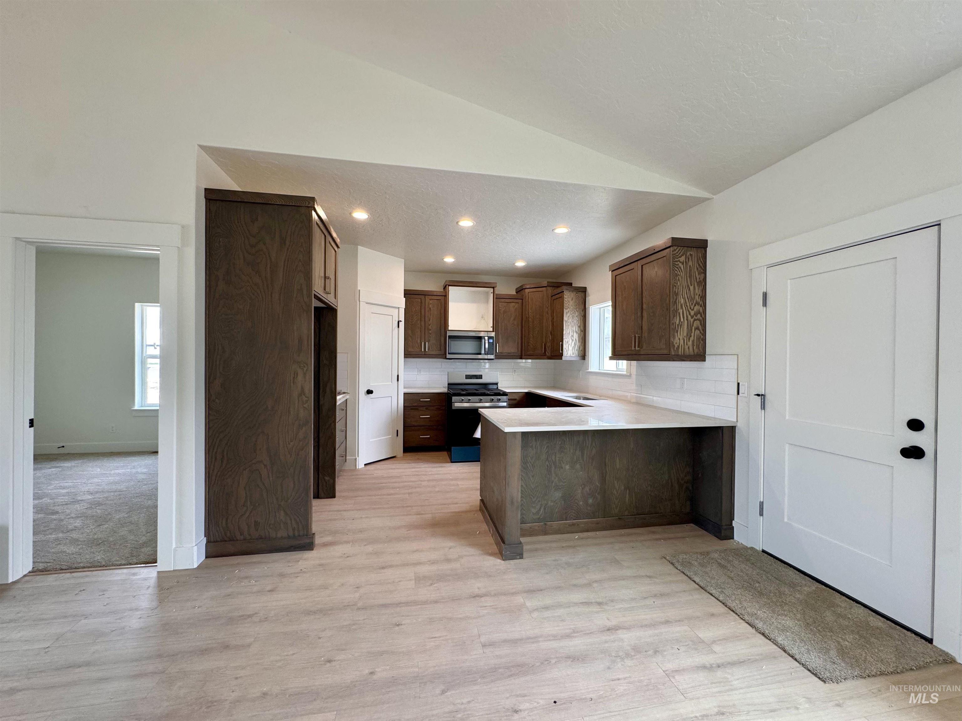 209 E Elm, New Plymouth, Idaho 83655, 3 Bedrooms, 2 Bathrooms, Residential For Sale, Price $389,000,MLS 98994932