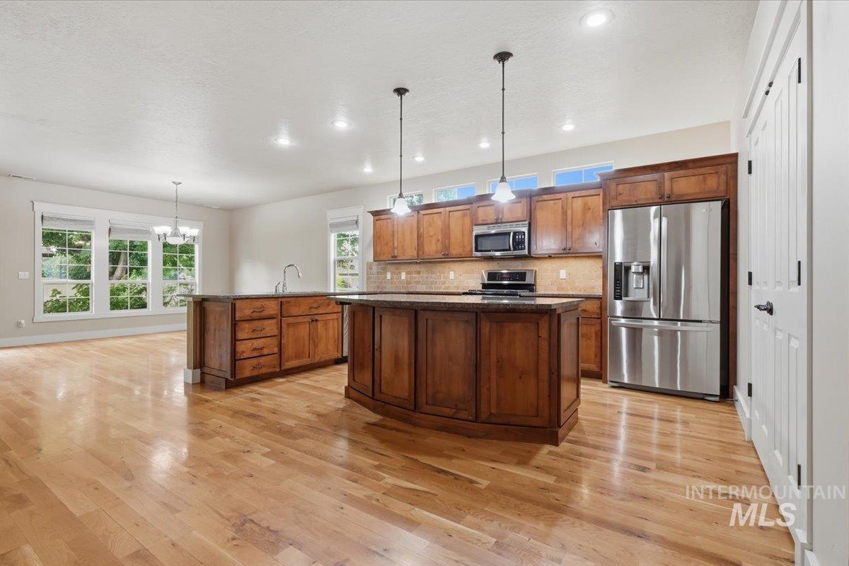4073 S Cubola Ave, Meridian, Idaho 83642, 4 Bedrooms, 3 Bathrooms, Residential For Sale, Price $580,000,MLS 98994944