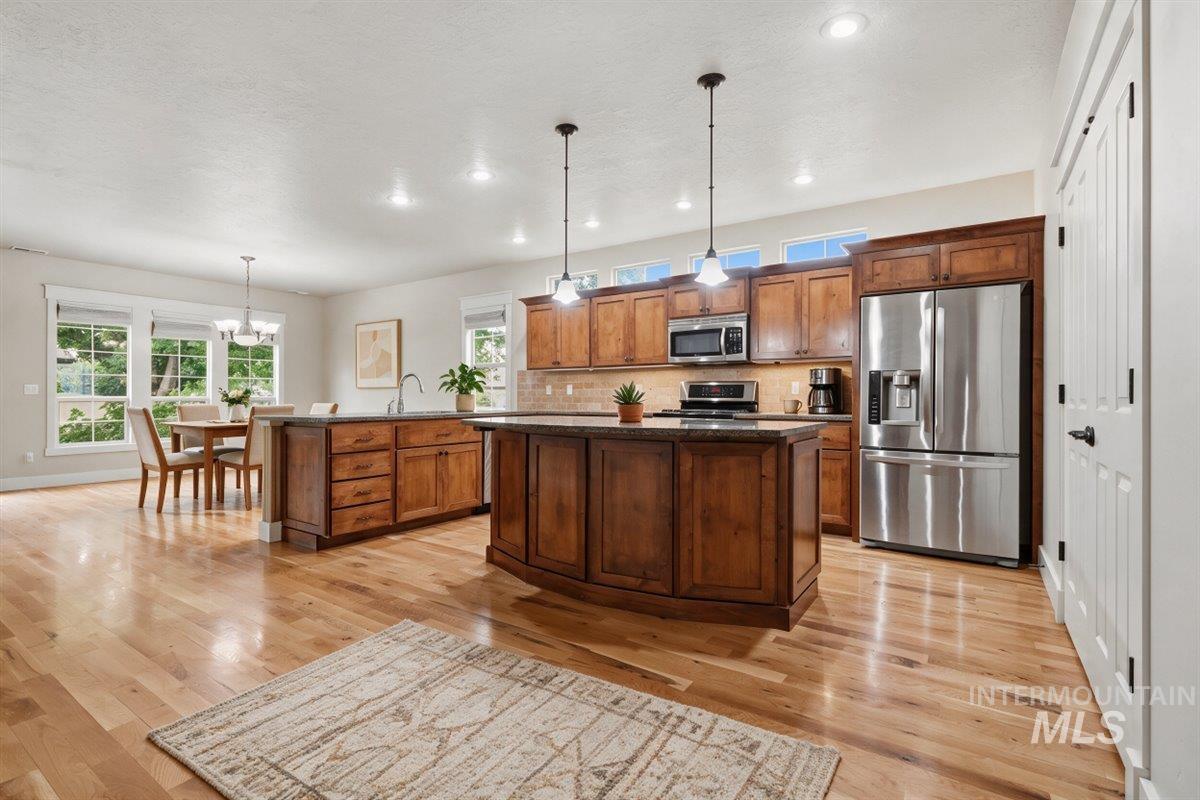 4073 S Cubola Ave, Meridian, Idaho 83642, 4 Bedrooms, 3 Bathrooms, Residential For Sale, Price $580,000,MLS 98994944
